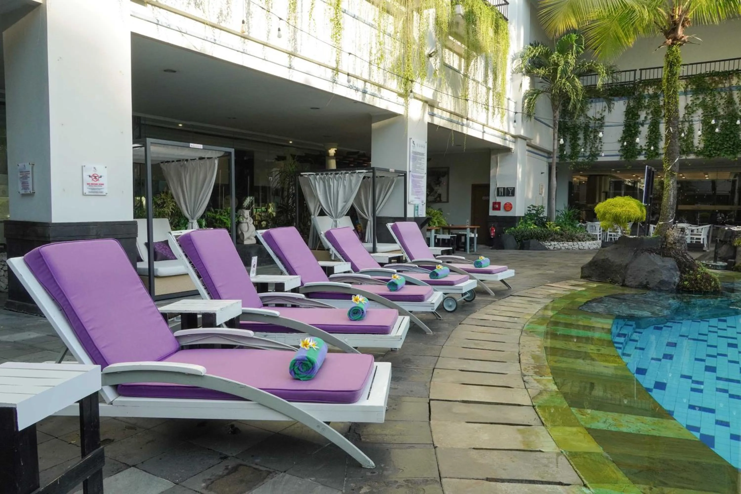 Swimming pool in Kimaya Sudirman Yogyakarta by Harris