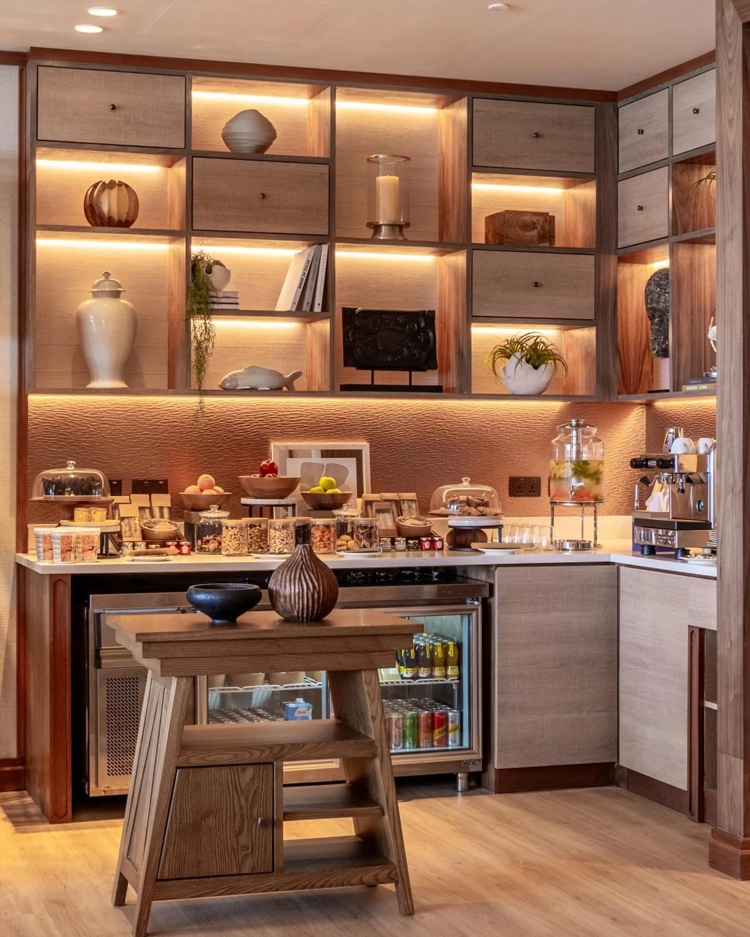 Lounge or bar in Dusit Thani Maldives - Mudhdhoo Island, Baa Atoll