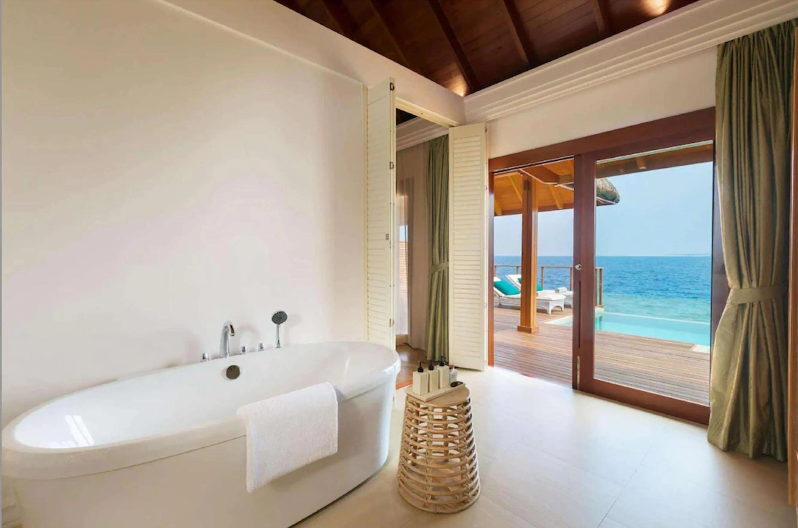 Bathroom in Dusit Thani Maldives - Mudhdhoo Island, Baa Atoll