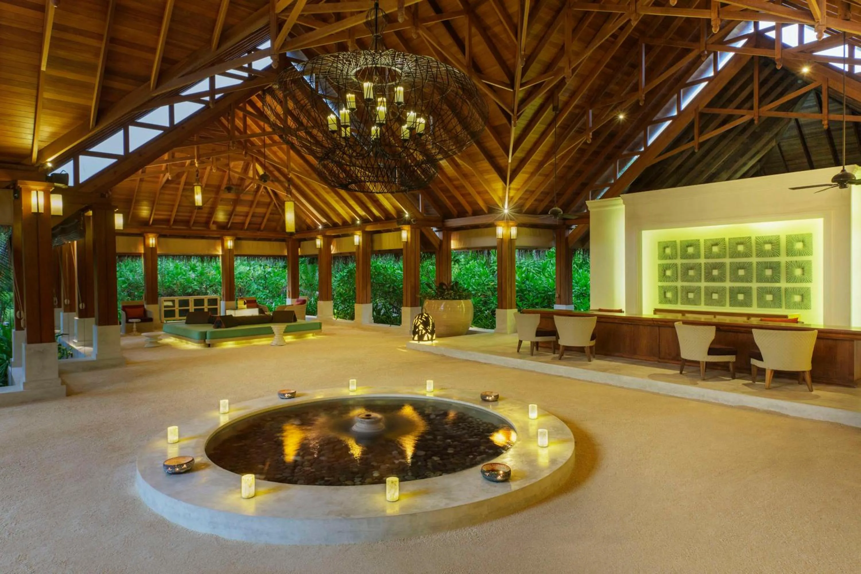Lobby or reception in Dusit Thani Maldives - Mudhdhoo Island, Baa Atoll