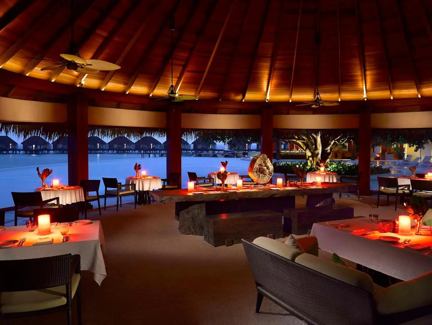 Restaurant/places to eat in Dusit Thani Maldives - Mudhdhoo Island, Baa Atoll