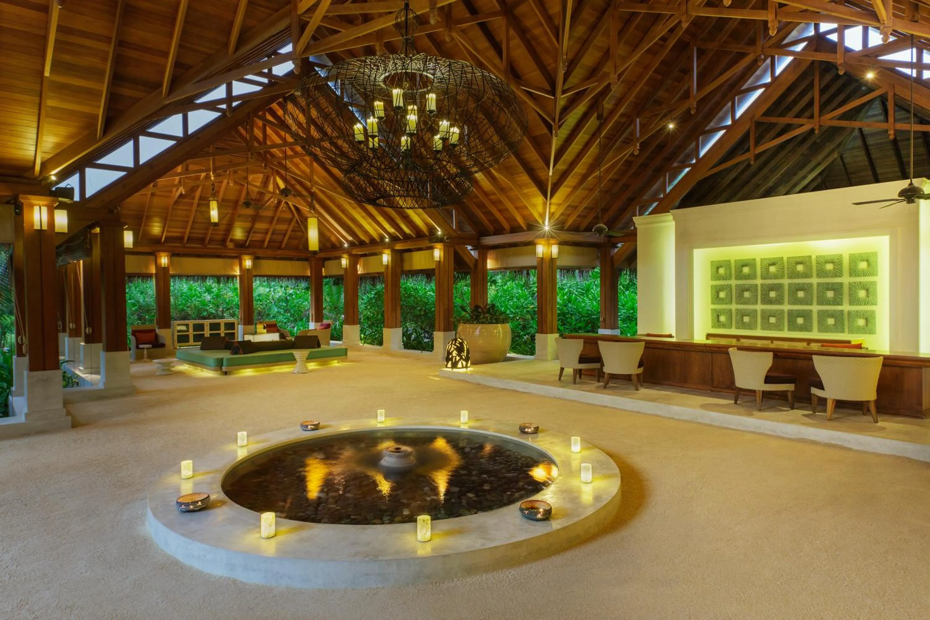 Lobby or reception in Dusit Thani Maldives - Mudhdhoo Island, Baa Atoll