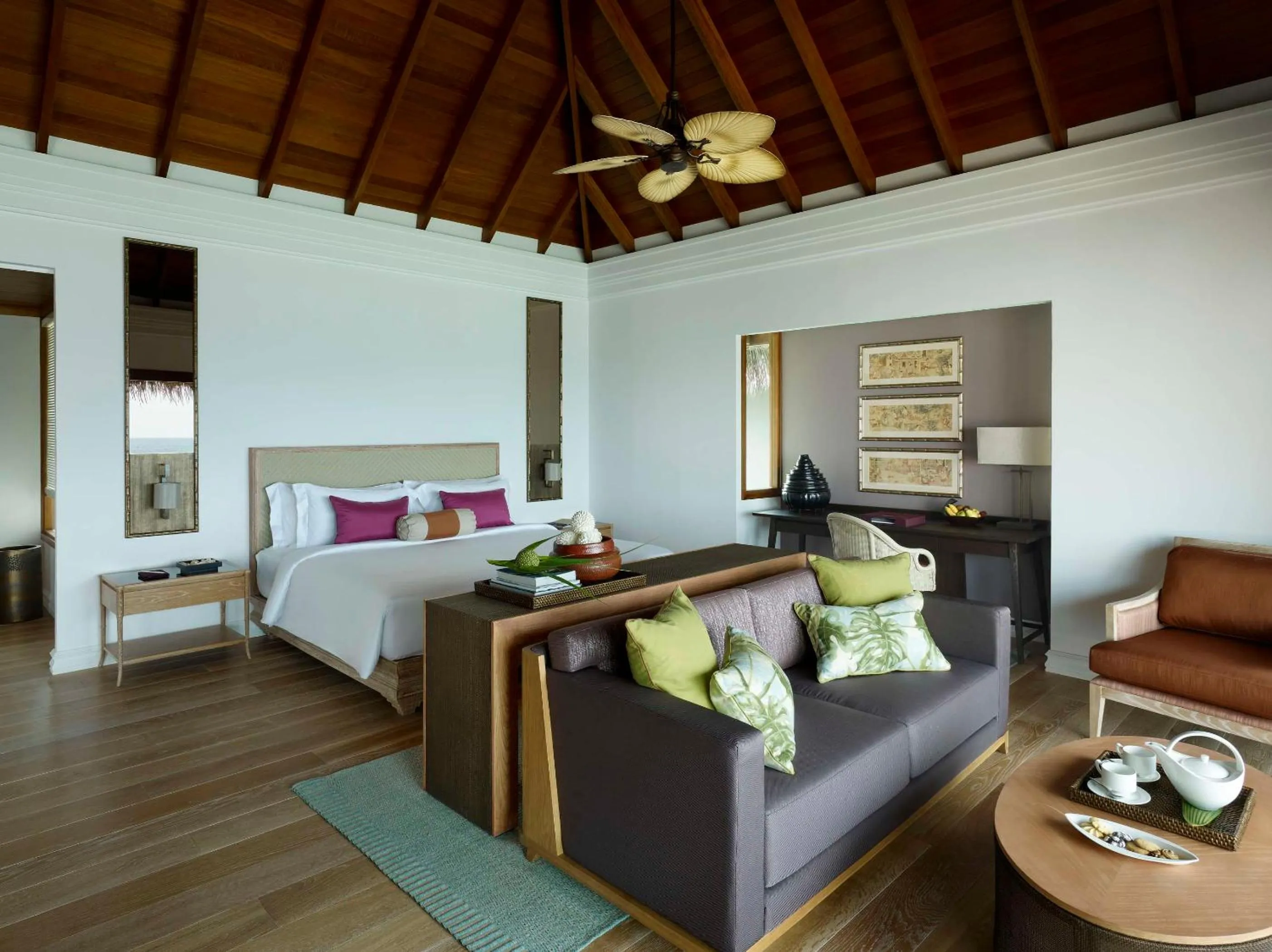 Bedroom, Bed in Dusit Thani Maldives - Mudhdhoo Island, Baa Atoll