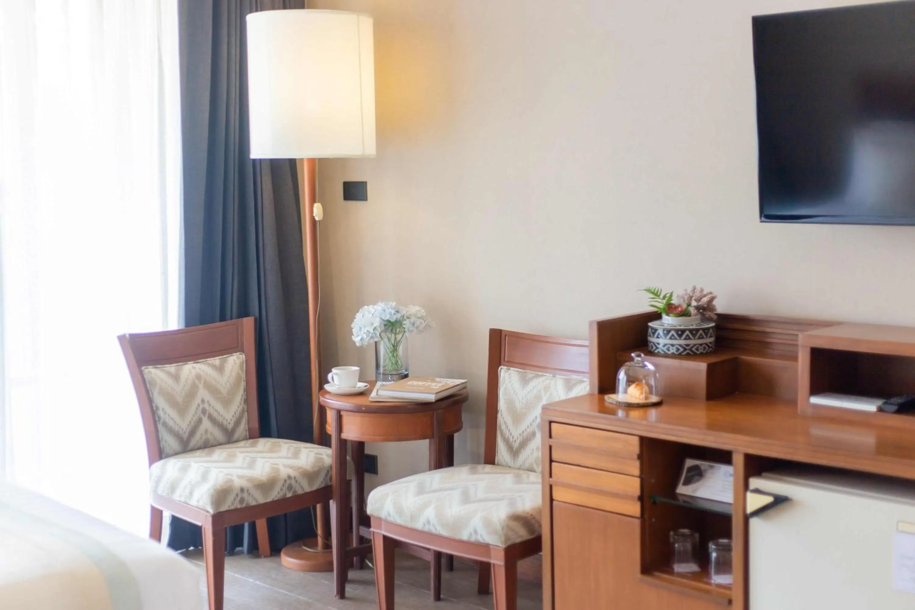 TV and multimedia in Tohsang Heritage Ubon Hotel