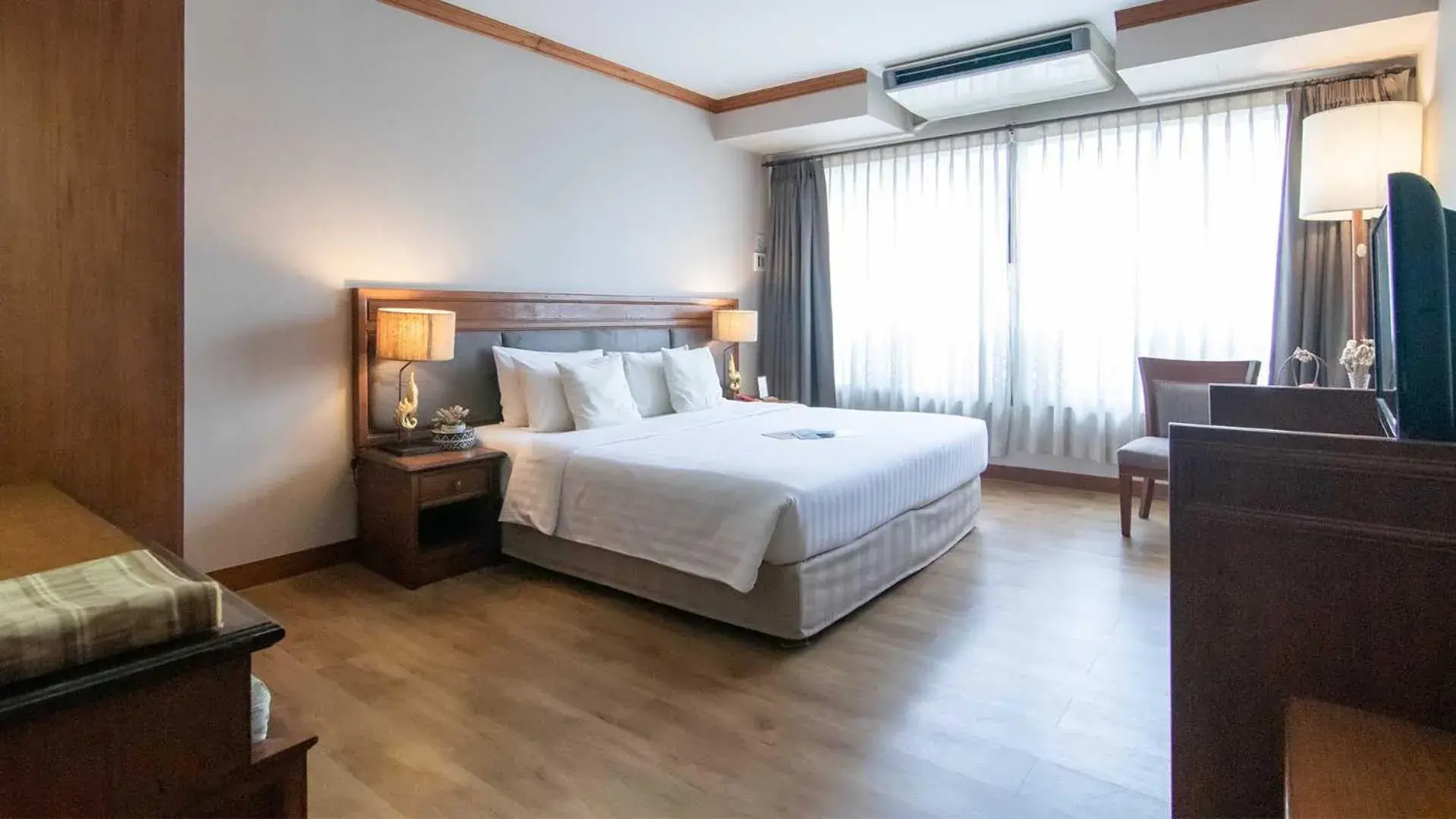 Superior Double Room in Tohsang Heritage Ubon Ratchathani Hotel Superior Double Room in Tohsang Heritage Ubon Ratchathani Hotel