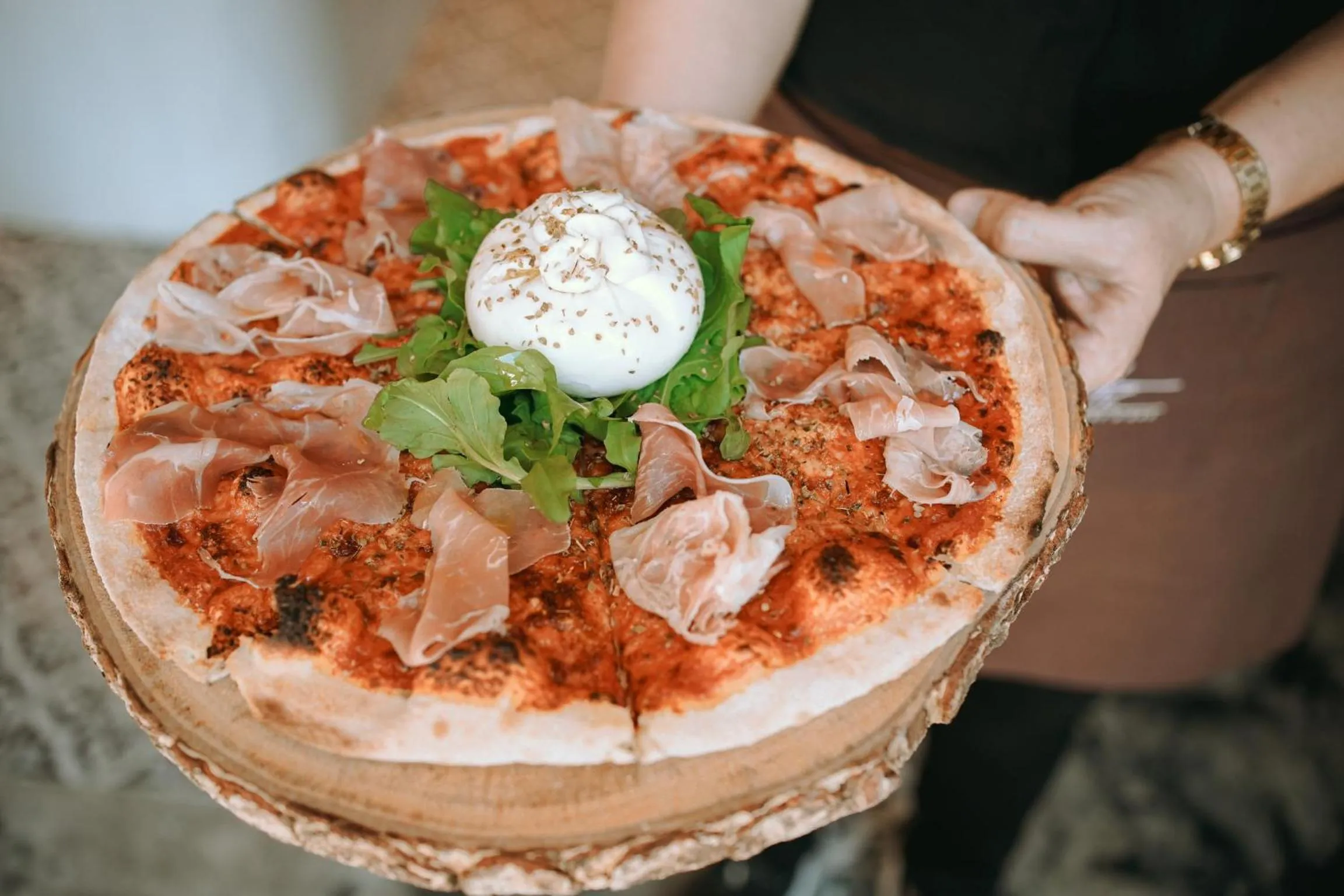 Restaurant/places to eat in The Front Hotel and Apartments