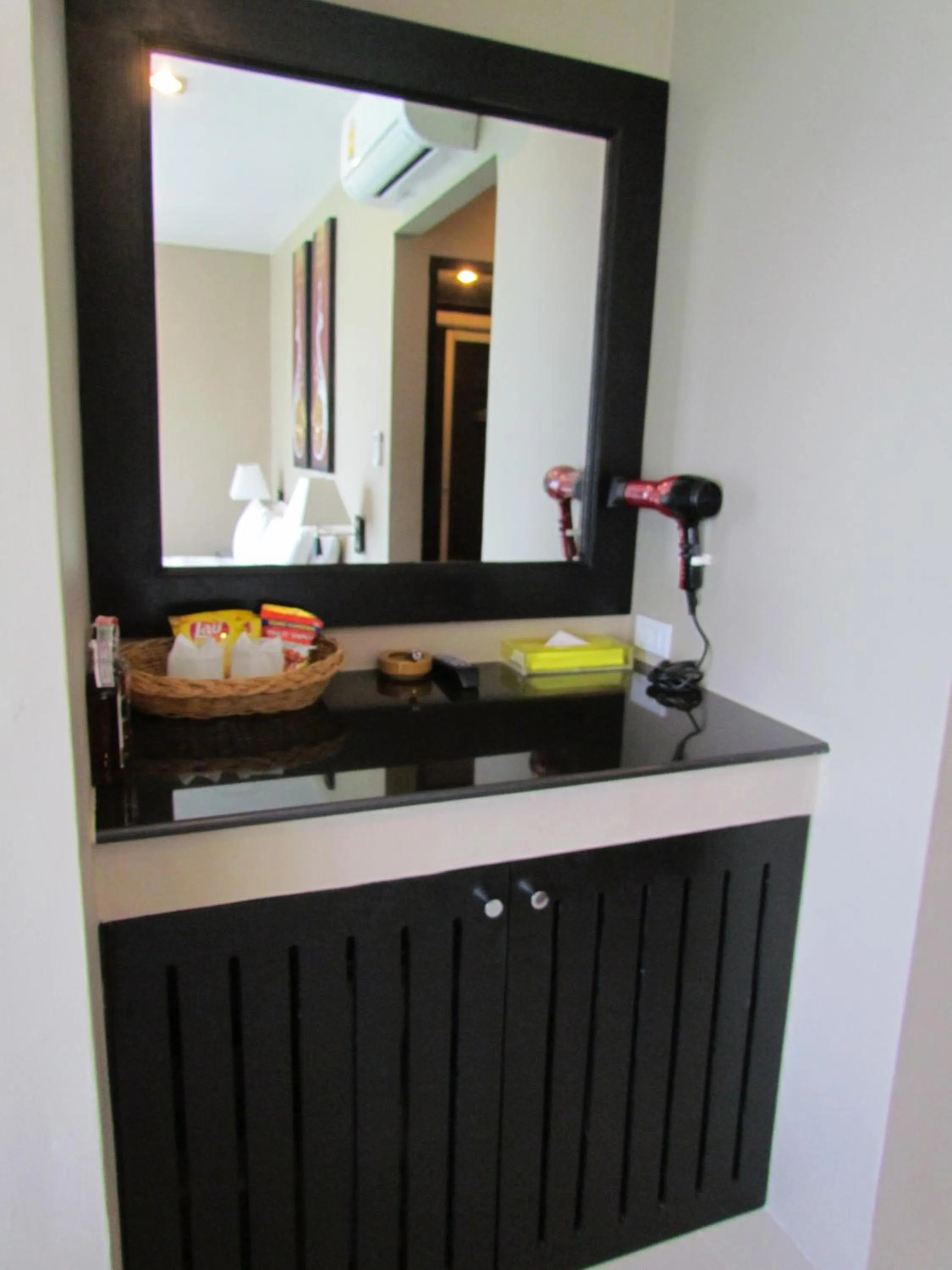 Coffee/tea facilities in The Front Hotel and Apartments