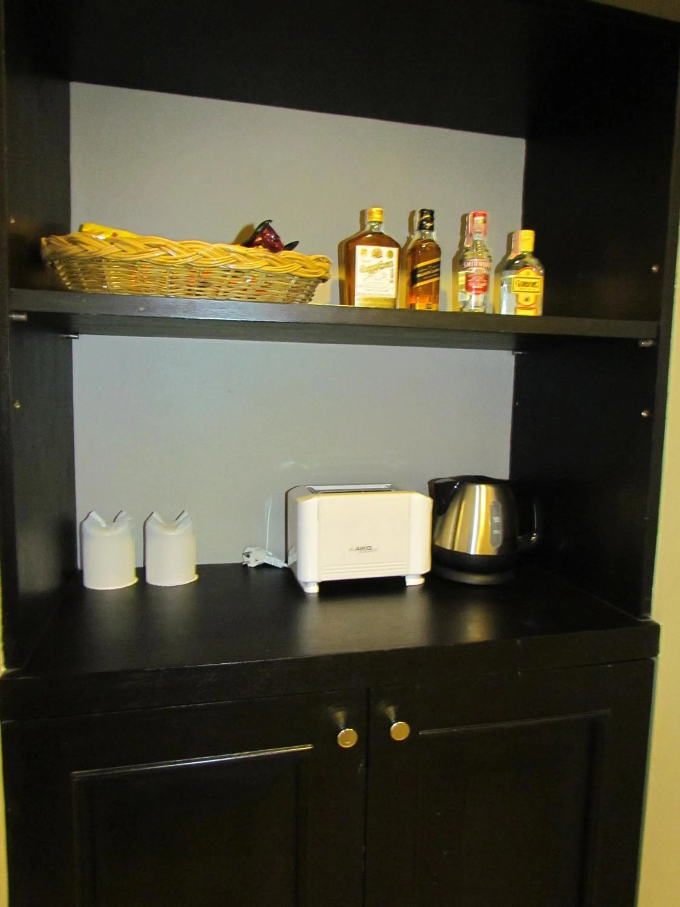 Kitchen or kitchenette in The Front Hotel and Apartments