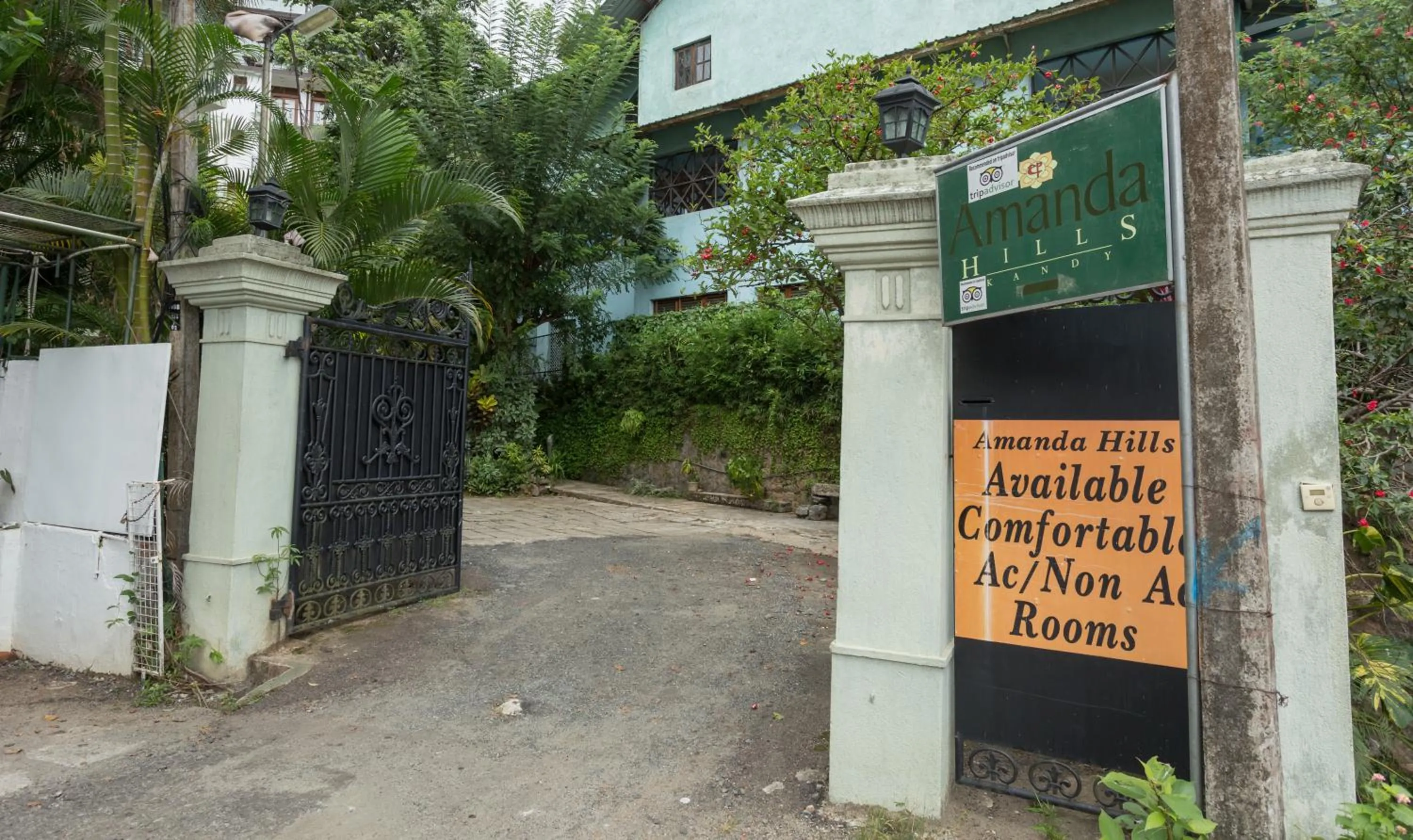 Facade/entrance in Amanda Hills