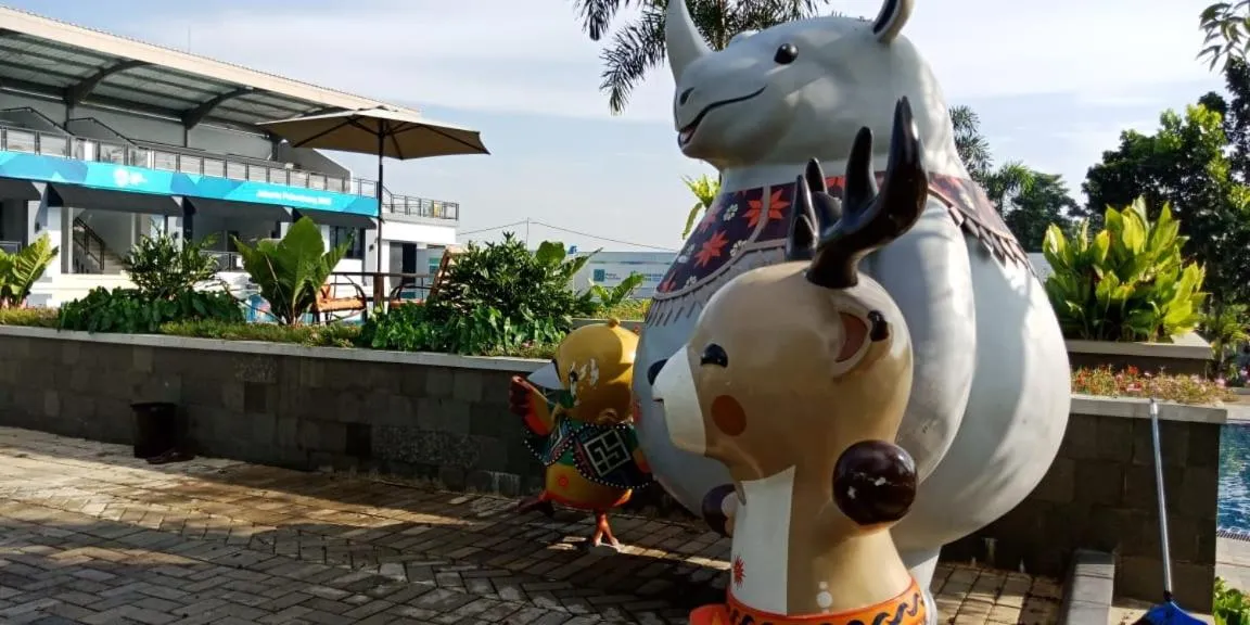 Swimming pool in APM Equestrian Resort