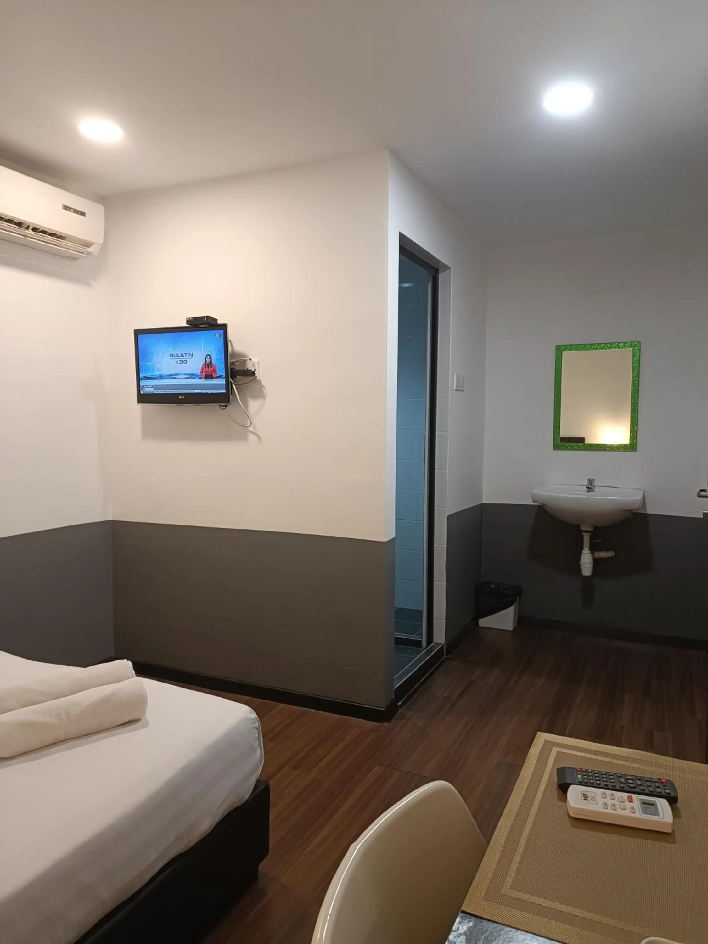 TV and multimedia, Bed in SO Hotel