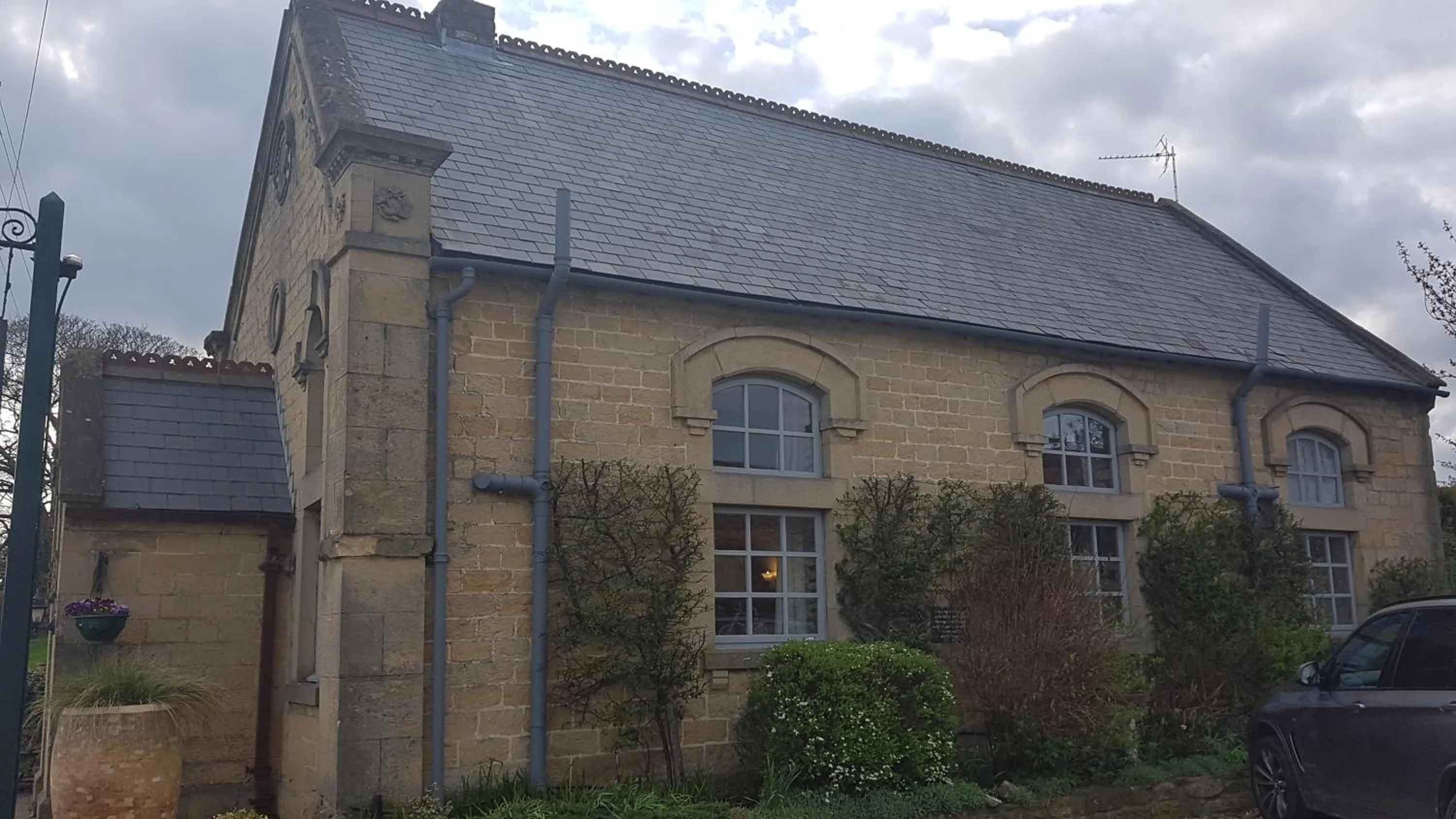 Property building in Sands Farm Cottages