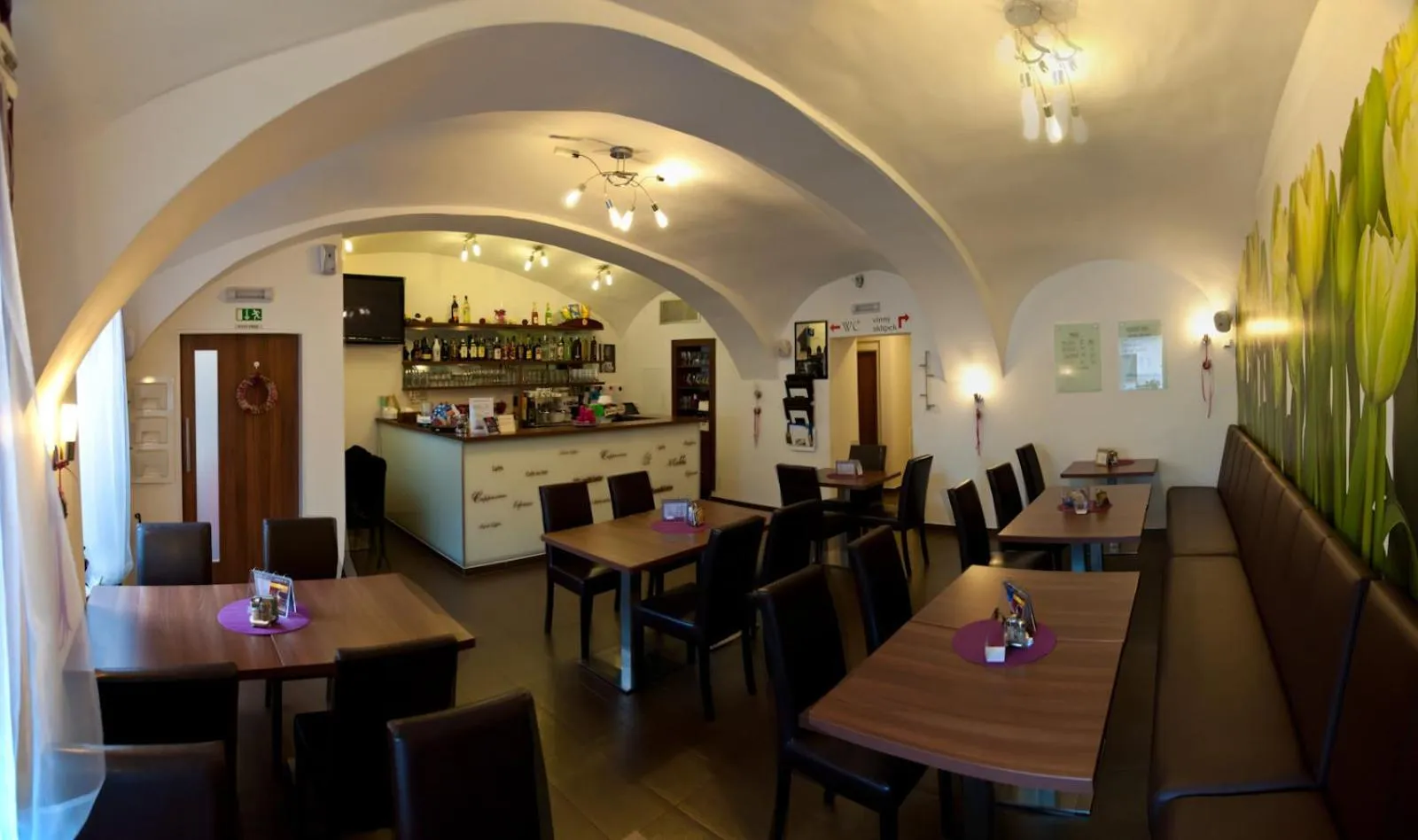 Restaurant/places to eat in Hotel Berger