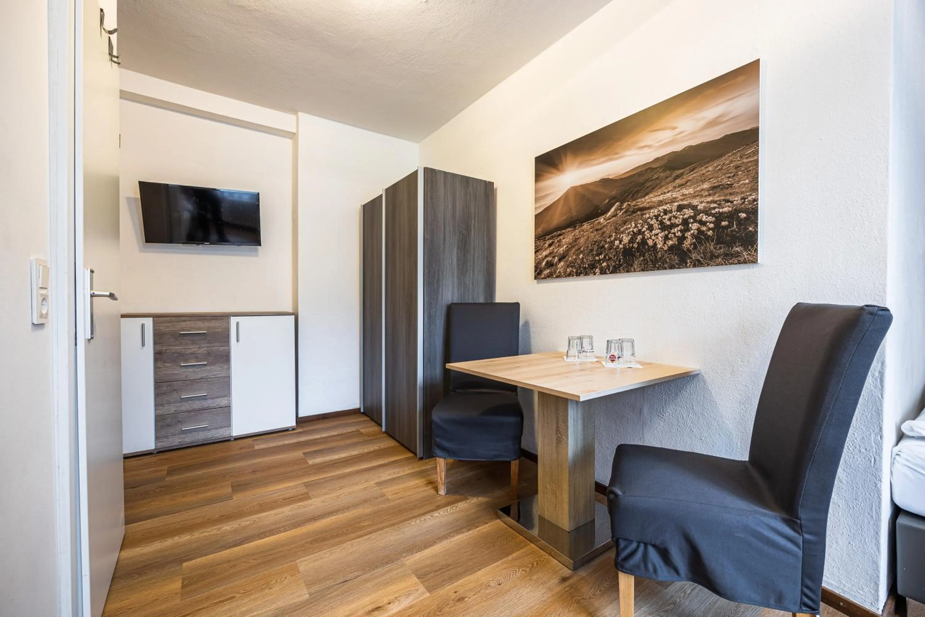 Lake and Cityhotel Edelweiss - self Check in