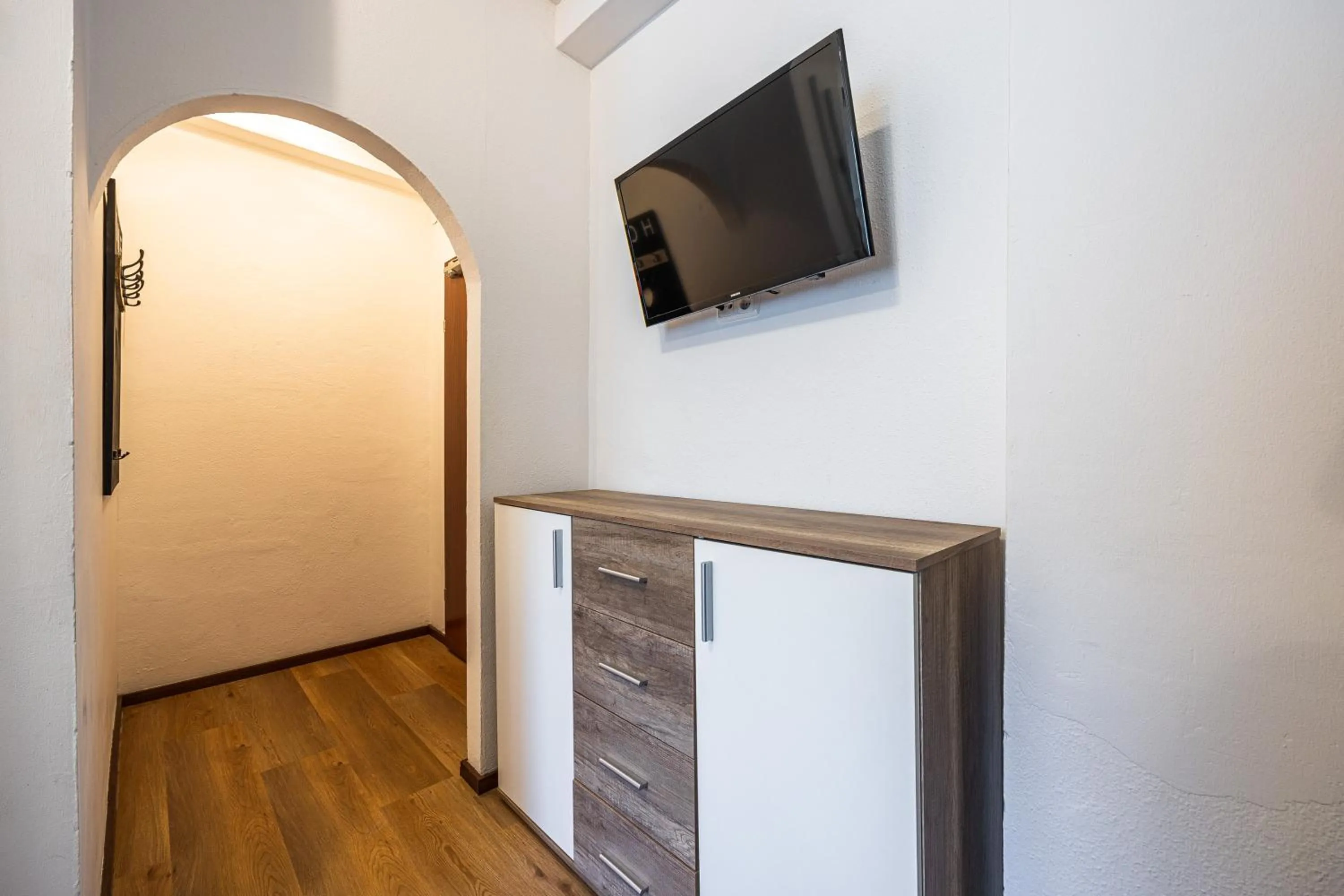 Lake and Cityhotel Edelweiss - self Check in