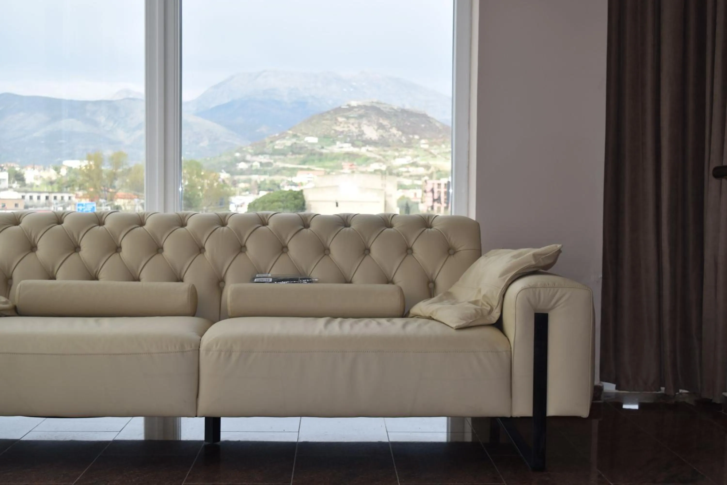 Seating area in Hotel LISS 2