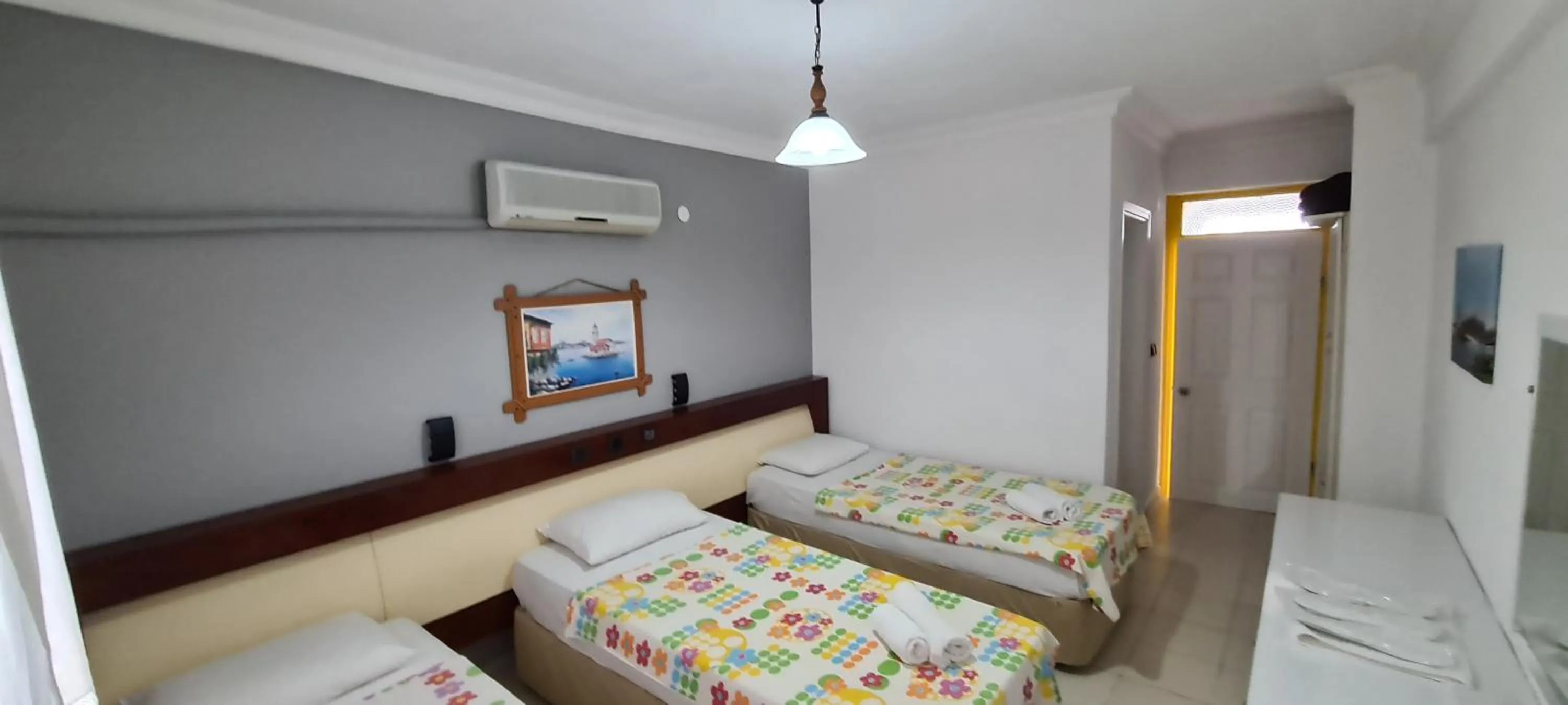 Bed in California Apart Otel