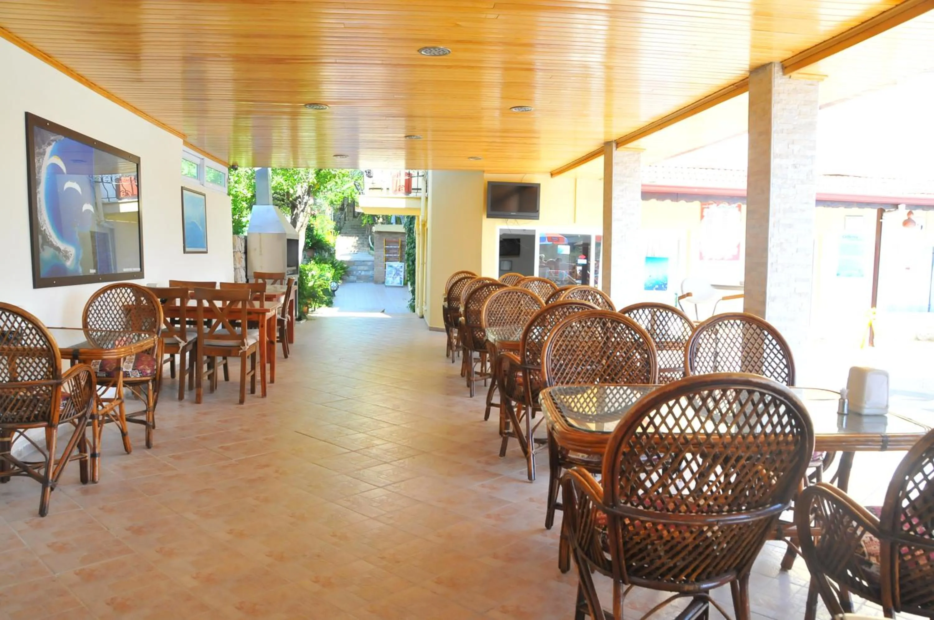 Restaurant/places to eat in California Apart Otel