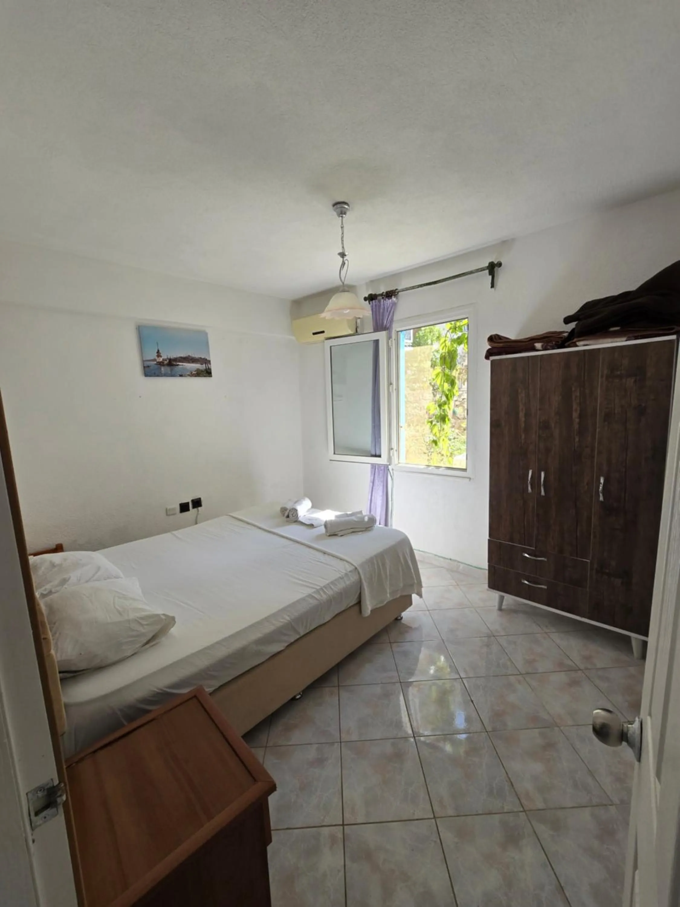 Bed in California Apart Otel