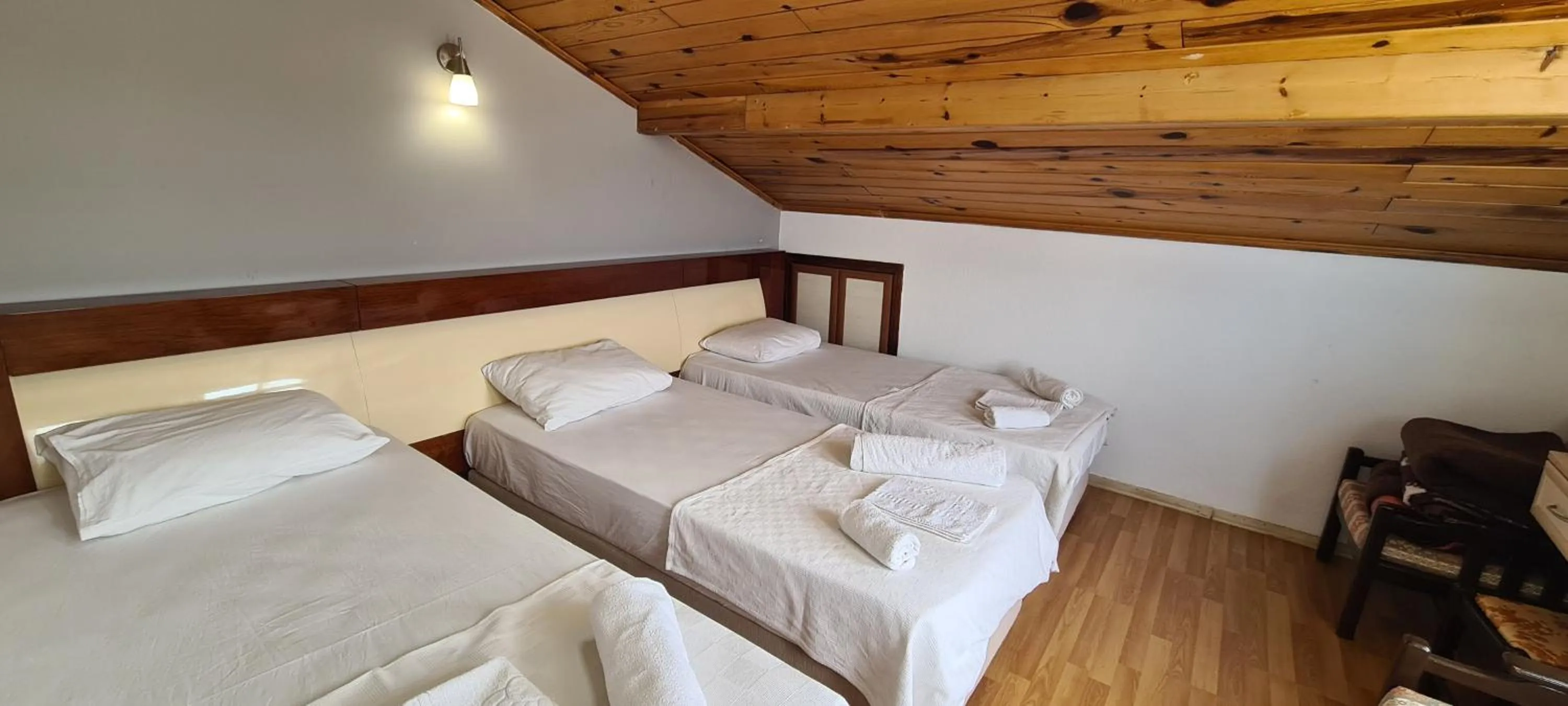 Bed in California Apart Otel