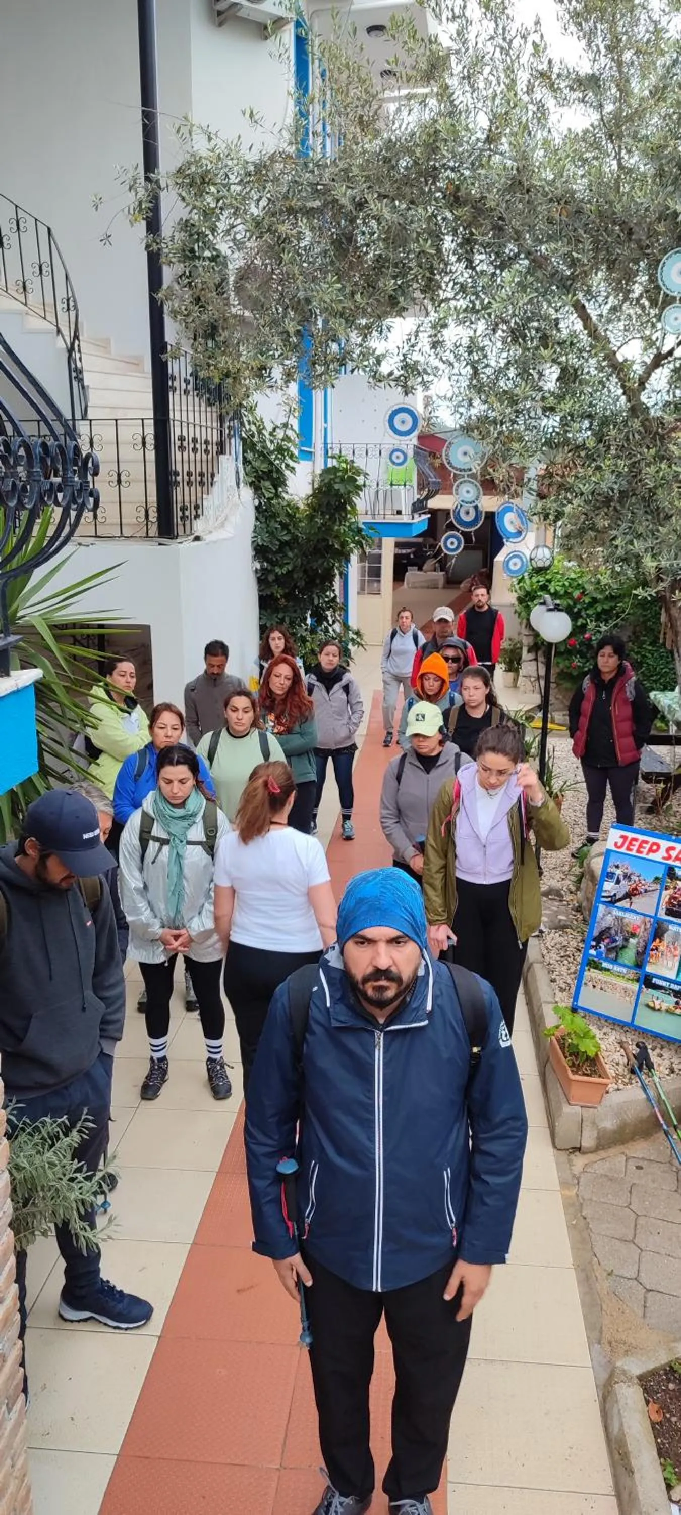 People in California Apart Otel