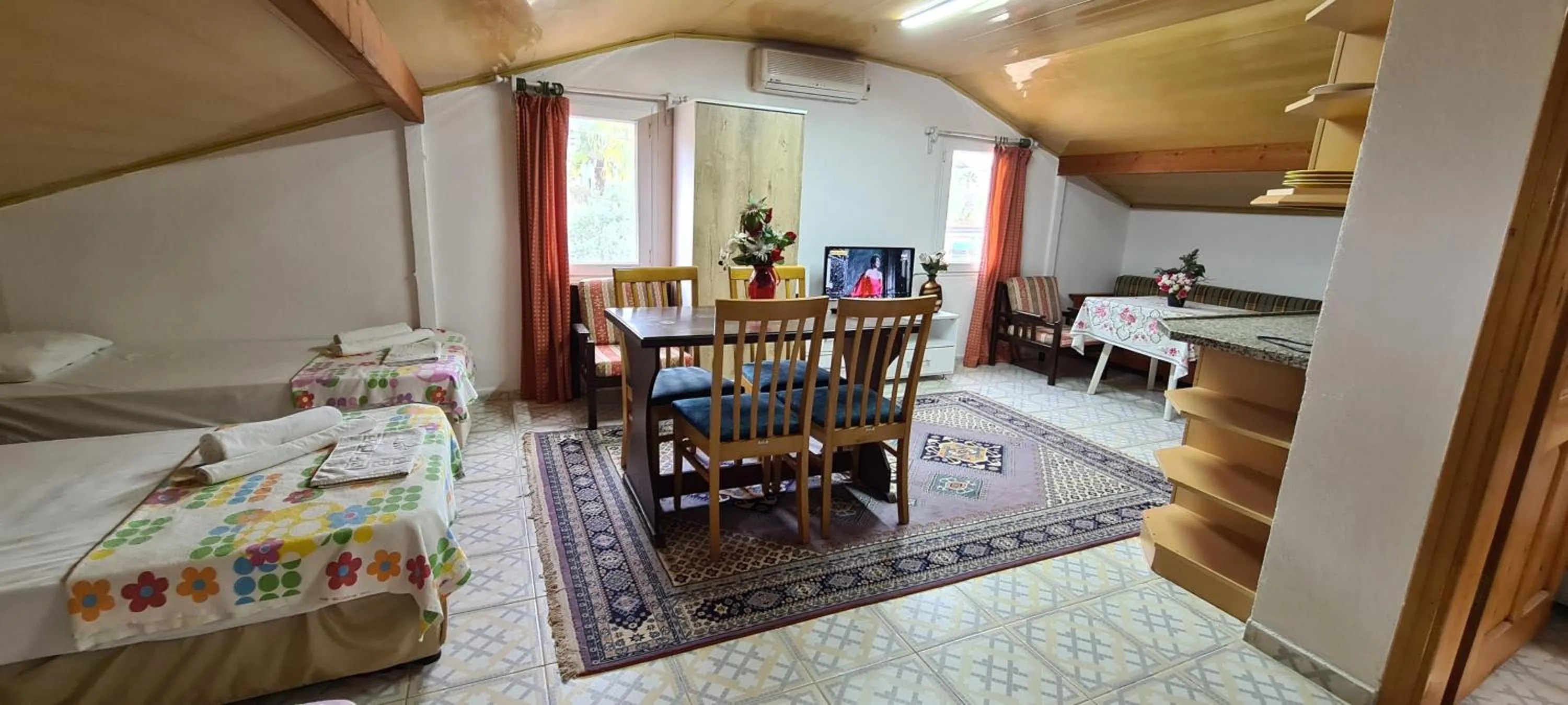 Bed in California Apart Otel