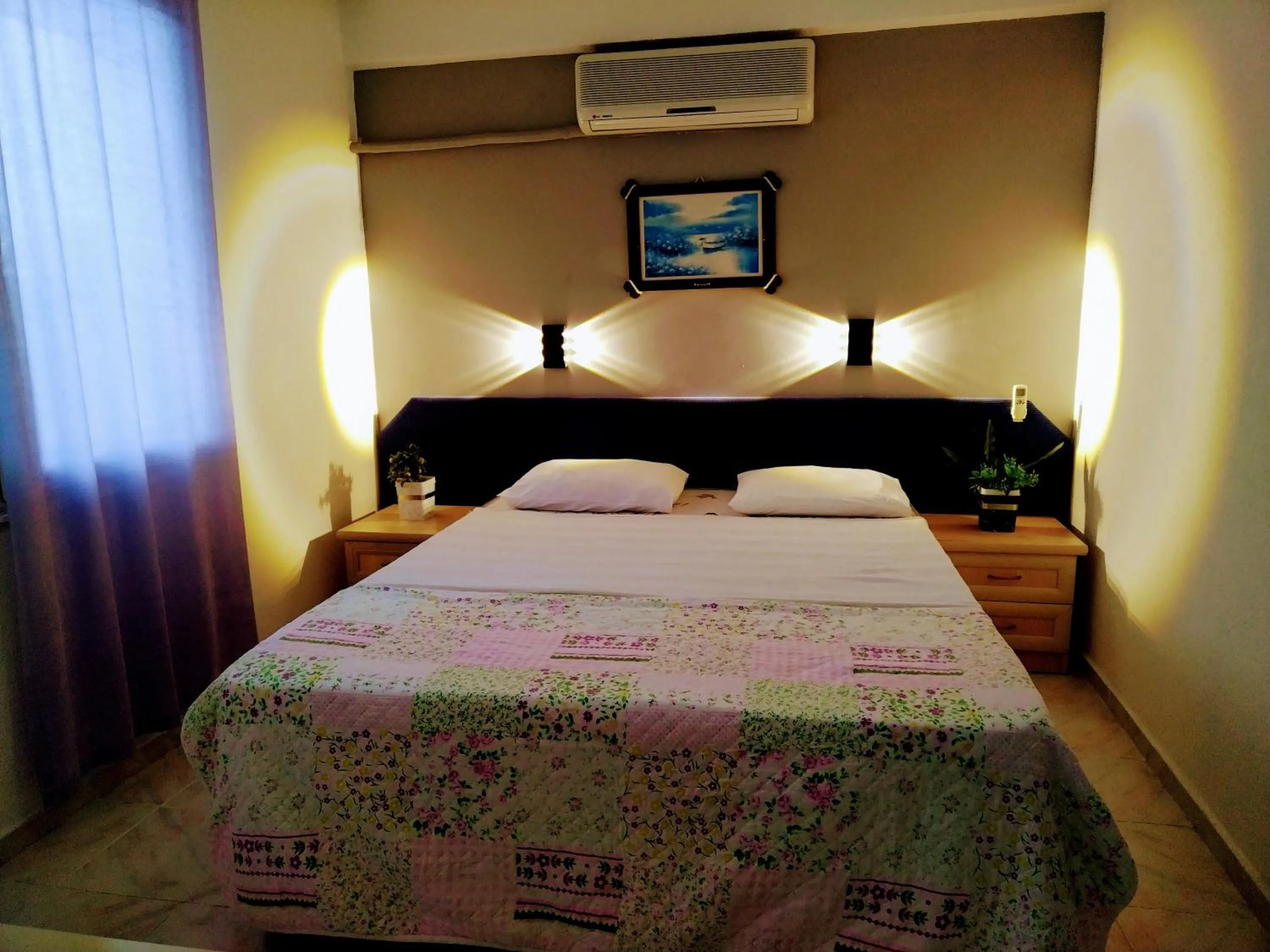 Bed in California Apart Otel