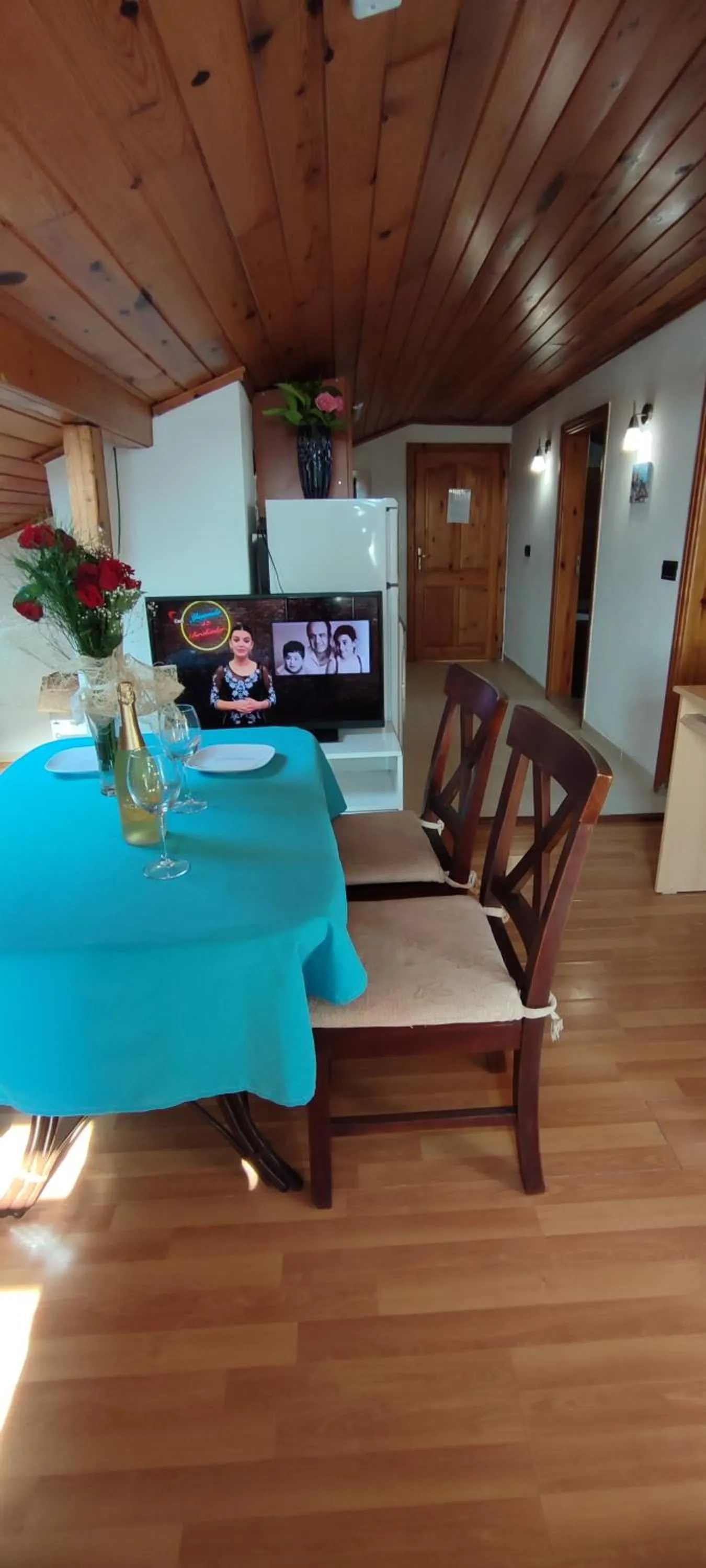 TV and multimedia in California Apart Otel