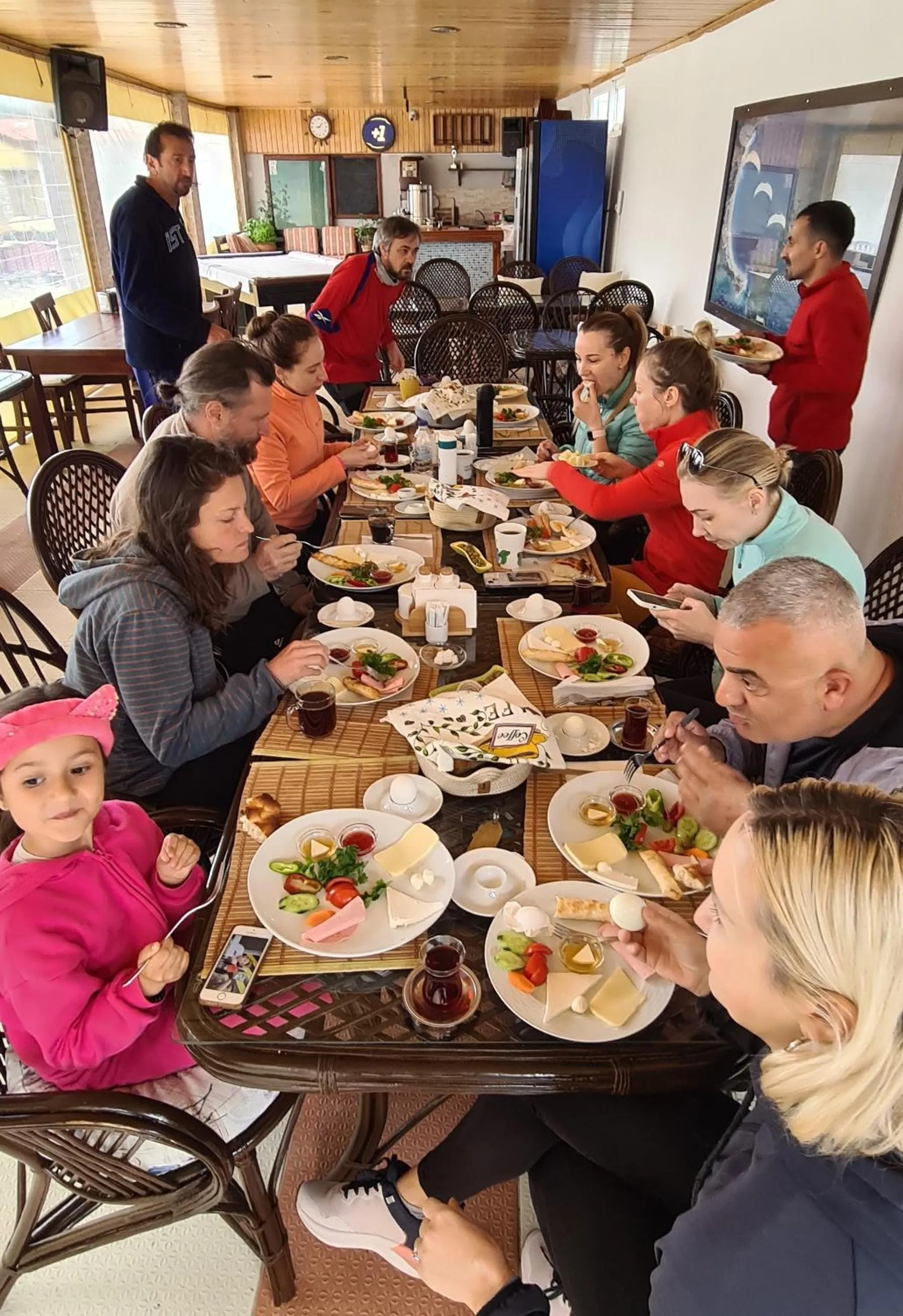 Restaurant/places to eat in California Apart Otel