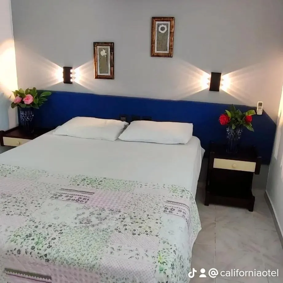 Bed in California Apart Otel