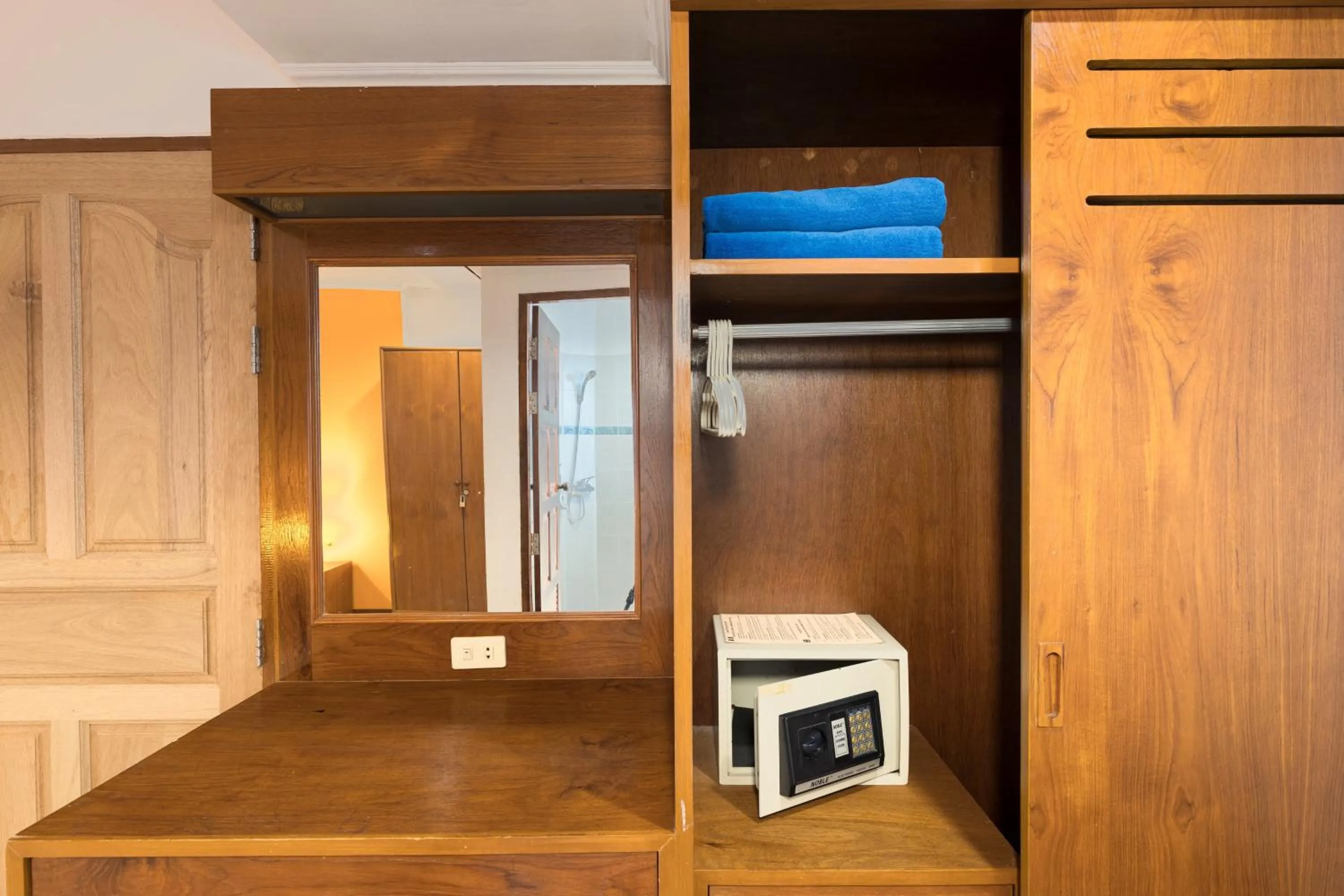 wardrobe in Sai Rougn Residence - SHA Extra Plus