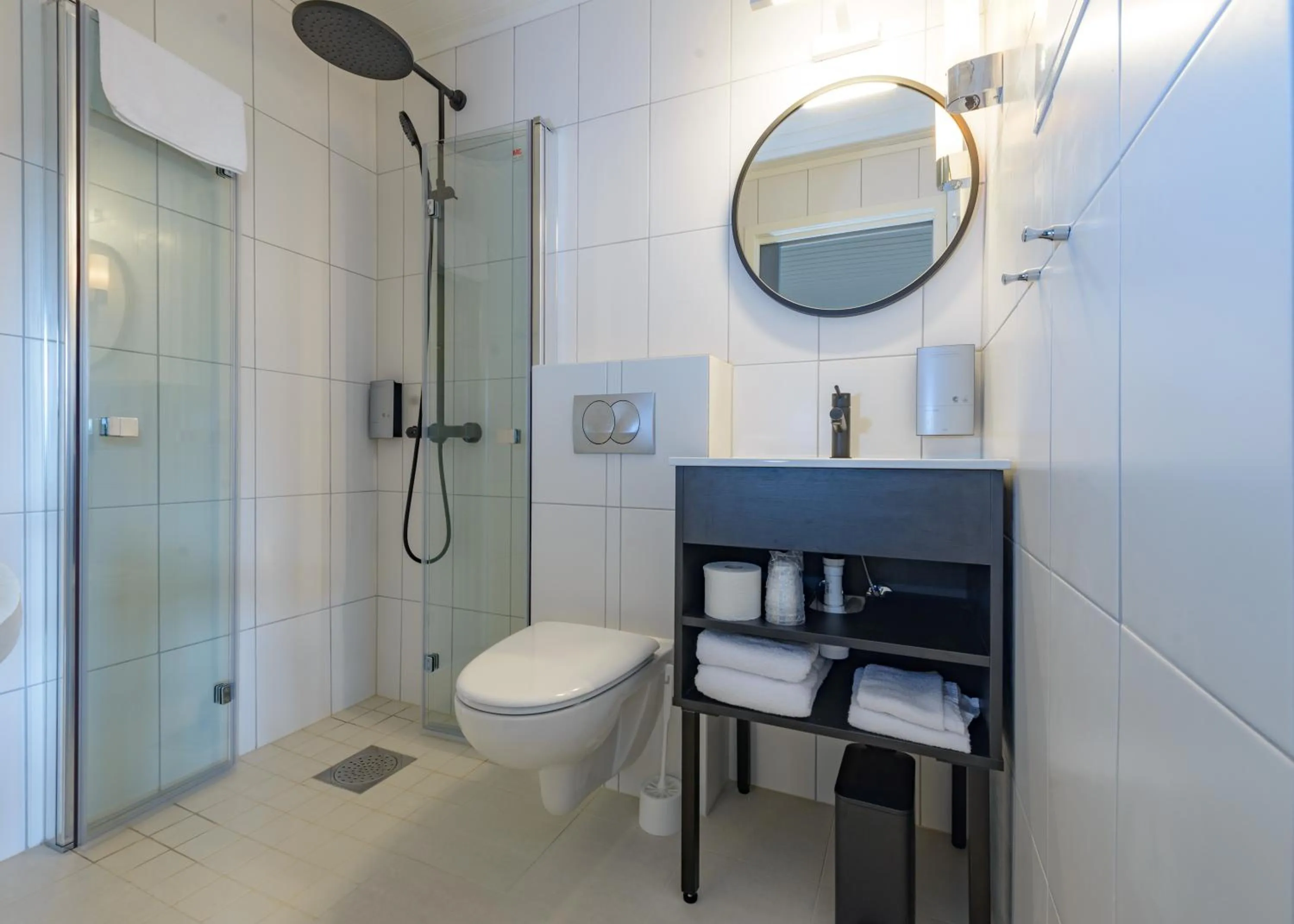 Bathroom in Grønnbuene Rorbu Hotel