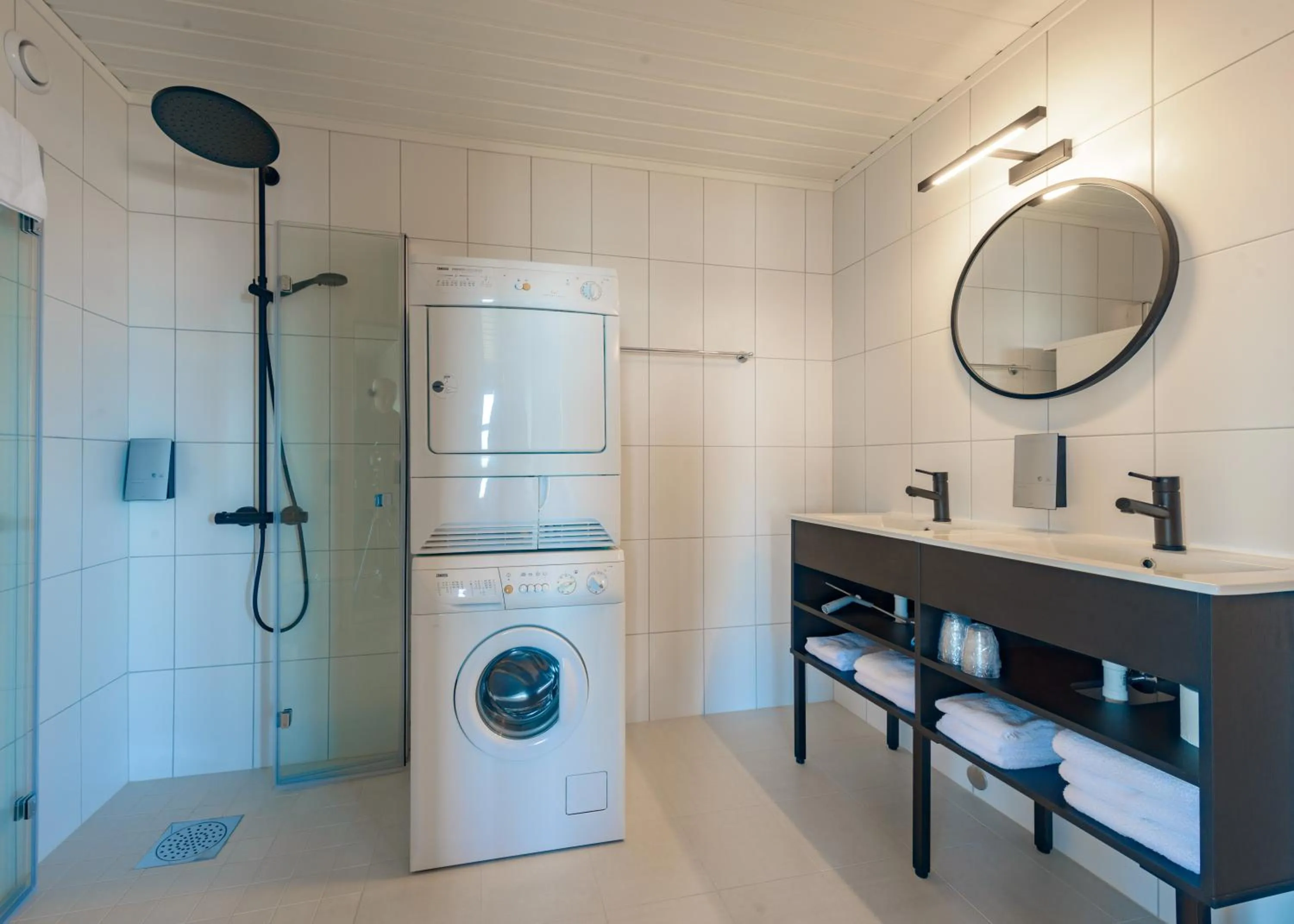 Bathroom in Grønnbuene Rorbu Hotel