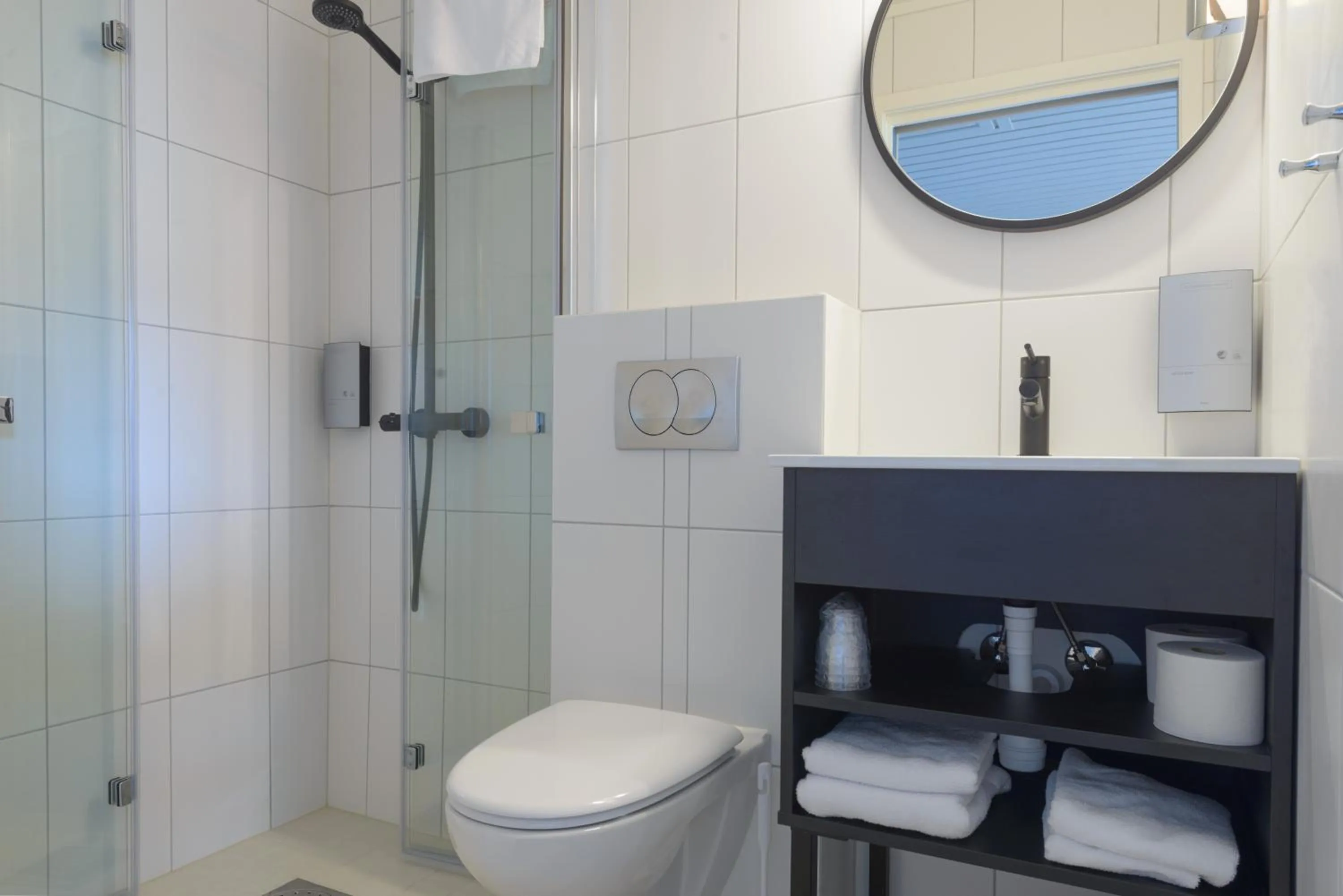 Bathroom in Grønnbuene Rorbu Hotel