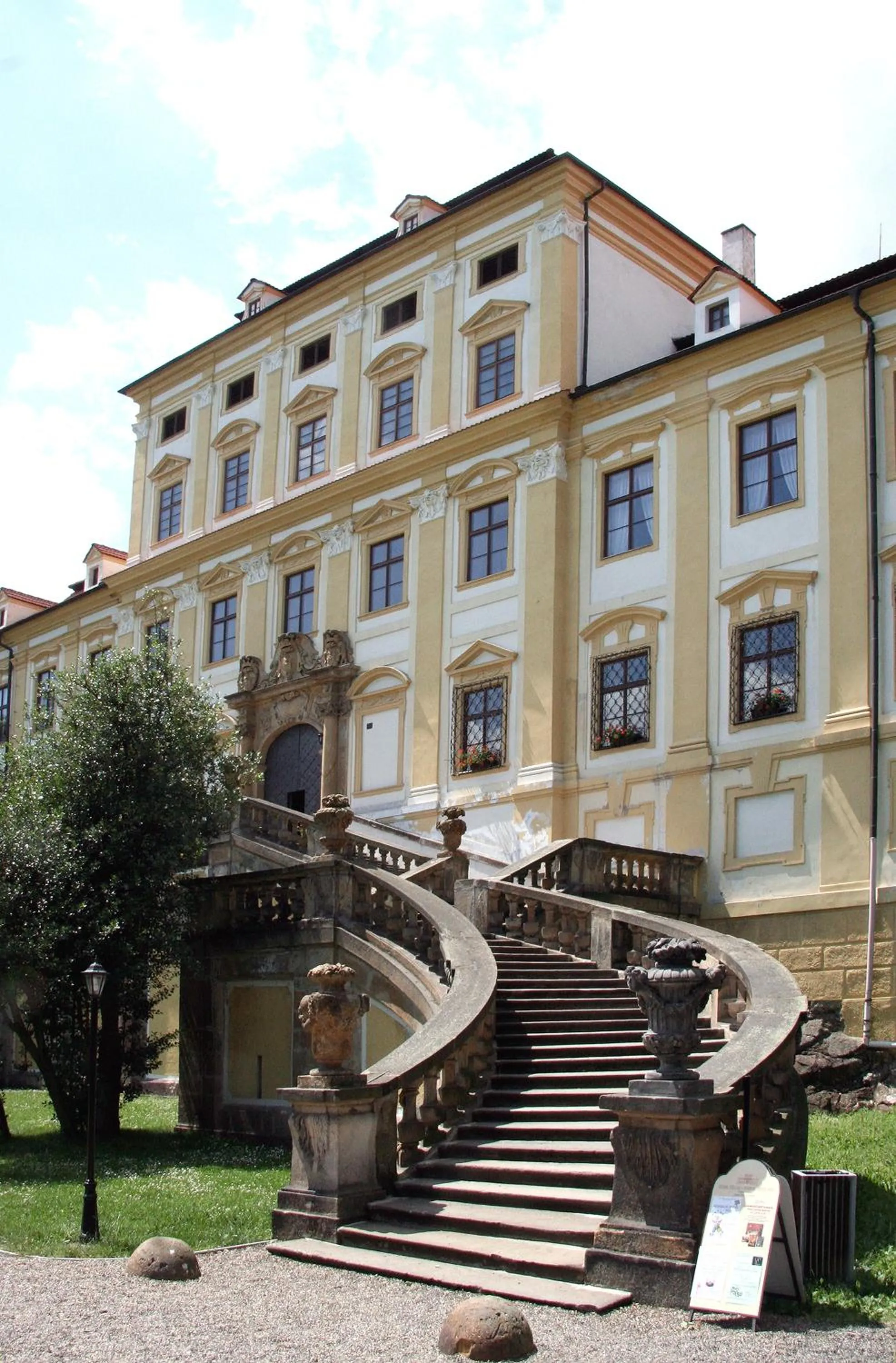 Spring in Zamek Cerveny Hradek