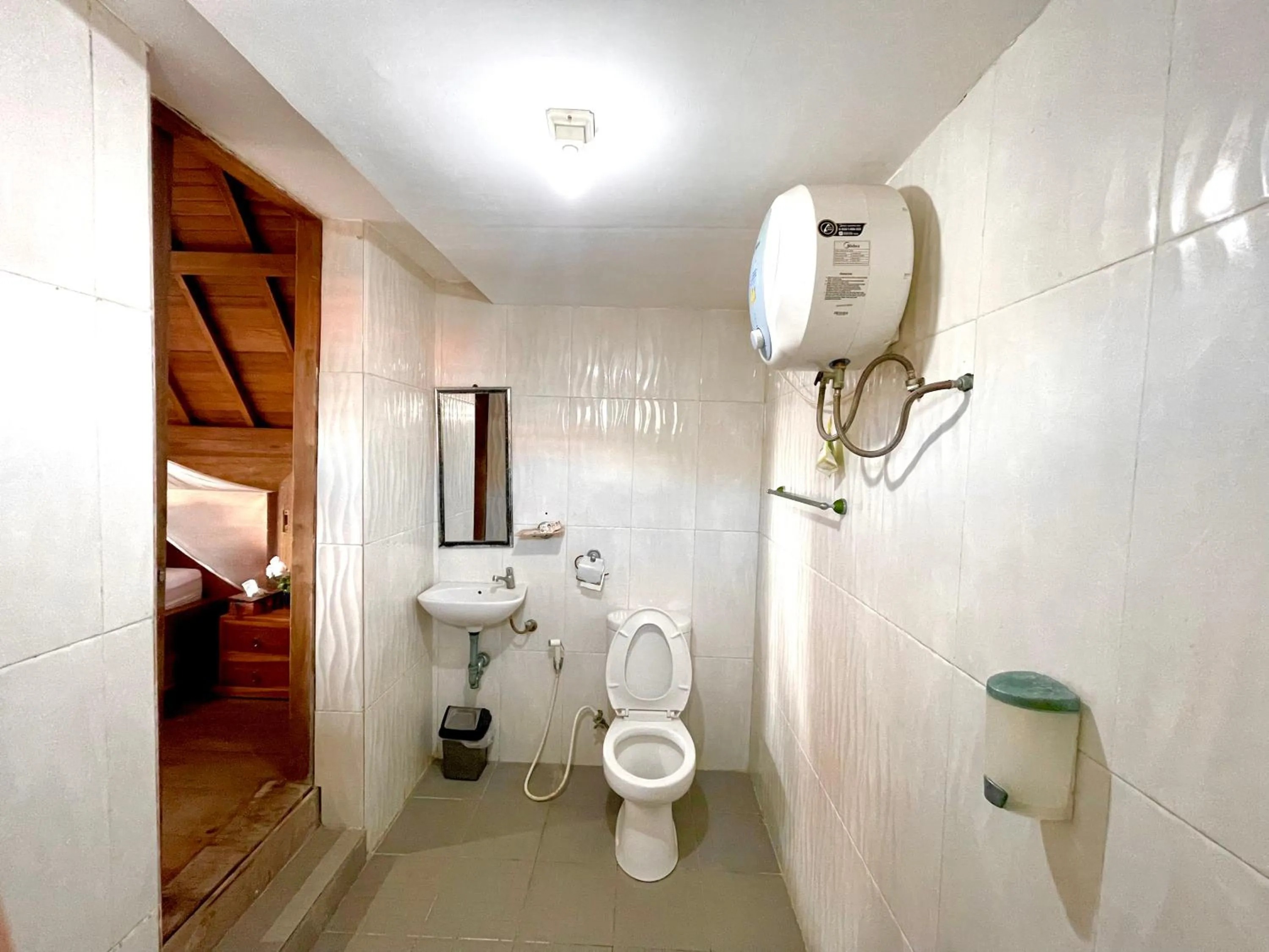 Bathroom in Ayu Laba Beach Villa and Resto