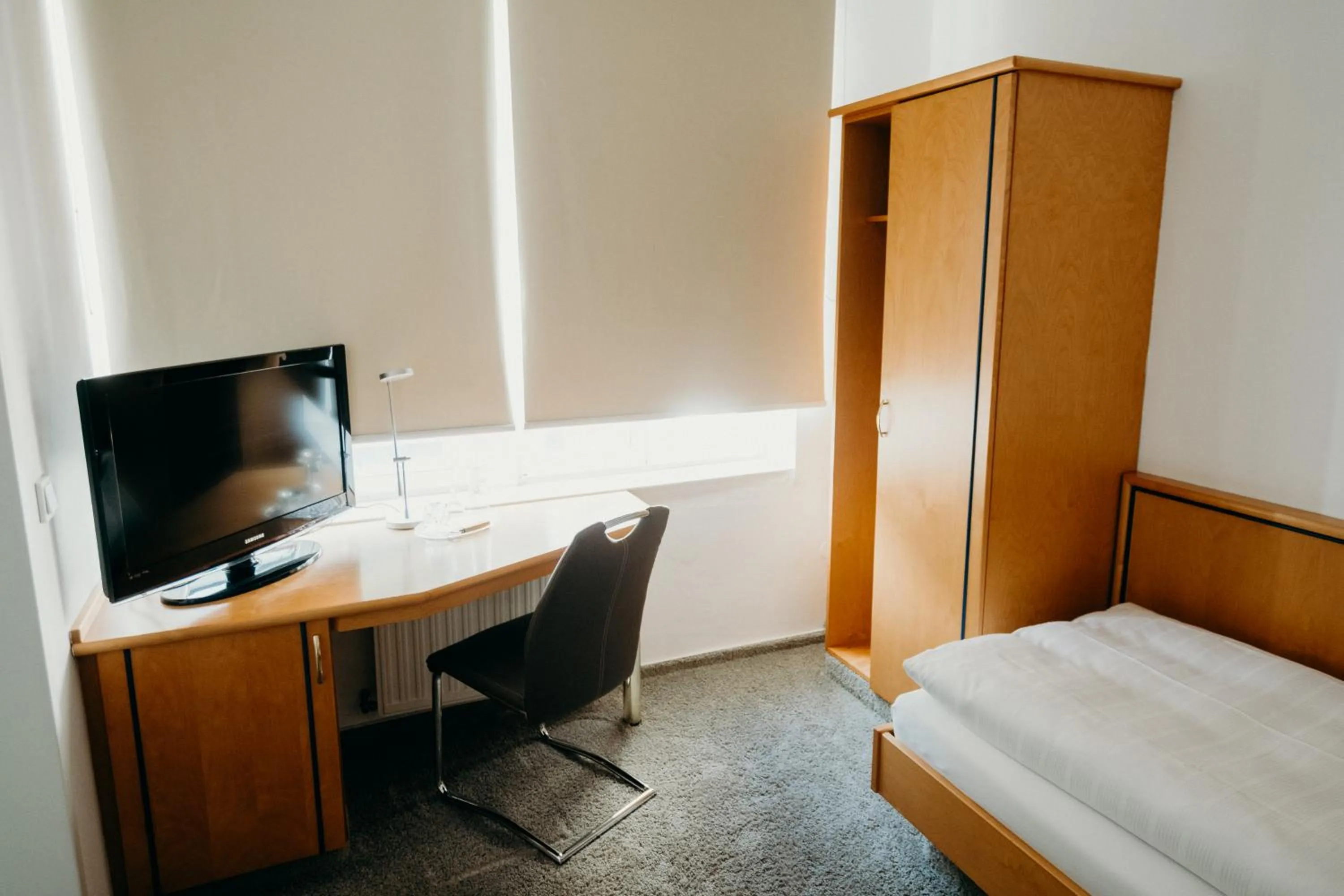 Photo of the whole room, Bed in Hotel Crystal