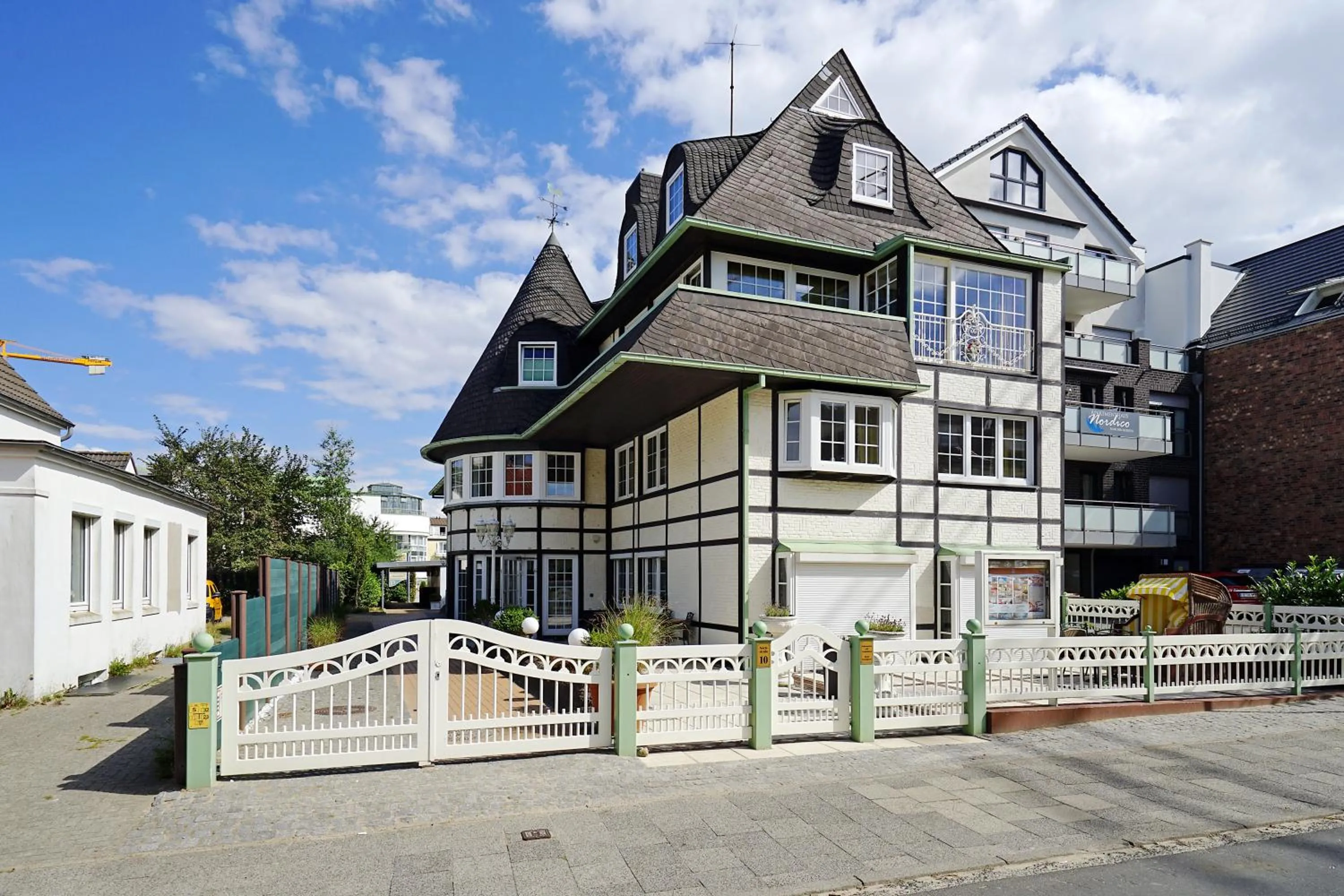 Property building in Hotel Appartement Landhaus Stutzi - Hotel Strandperle