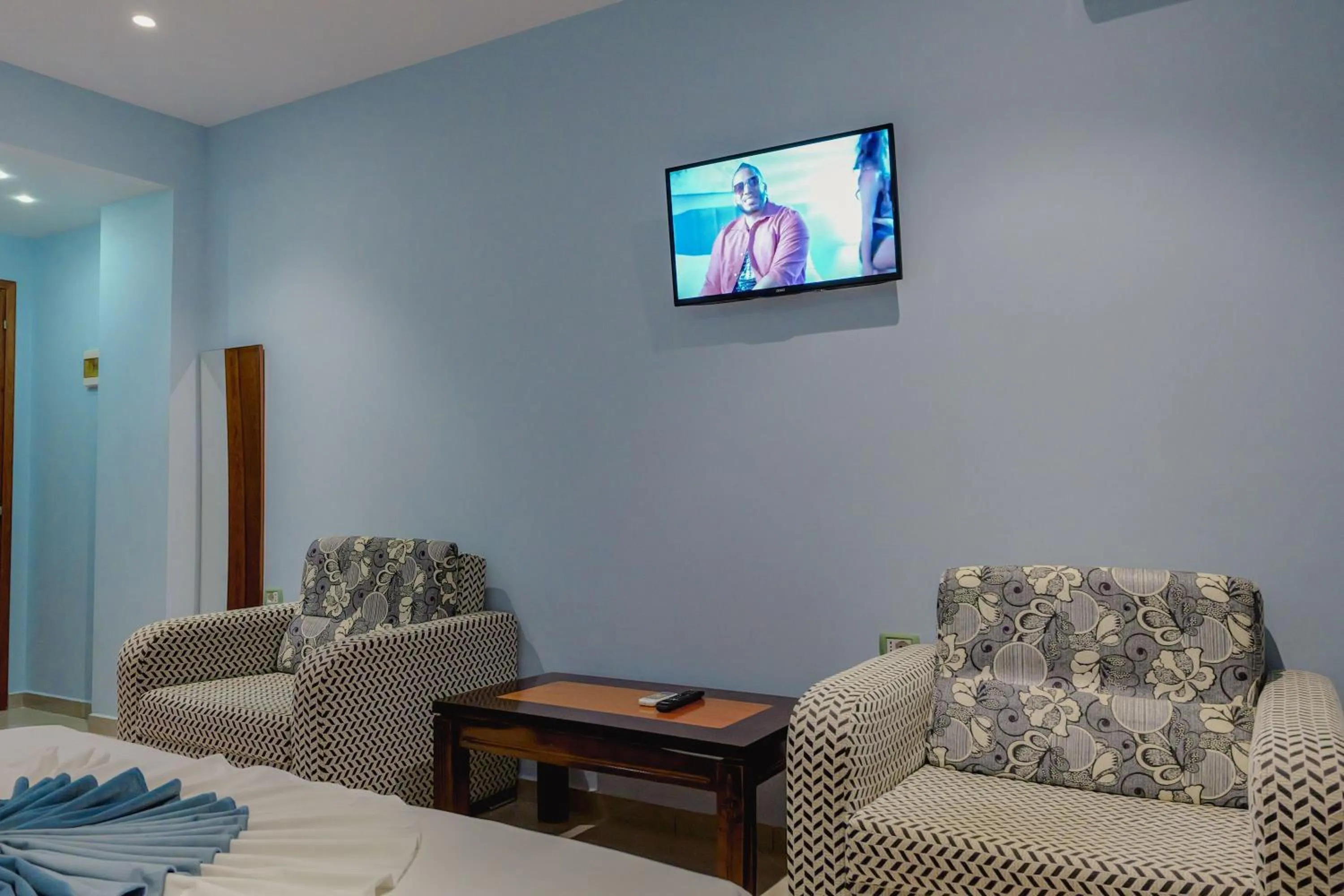 Seating area, Bed in Hotel Divo Palace