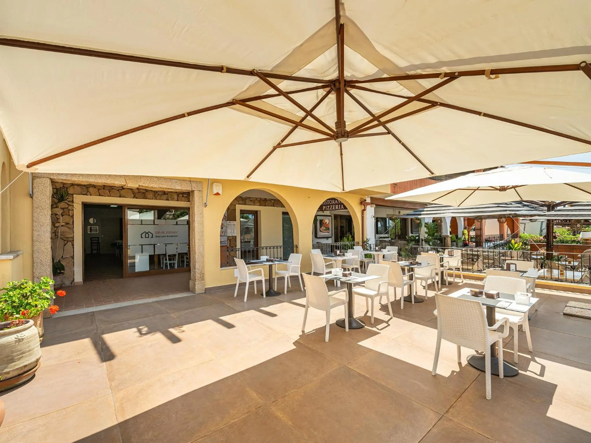 Breakfast in Simius Bay