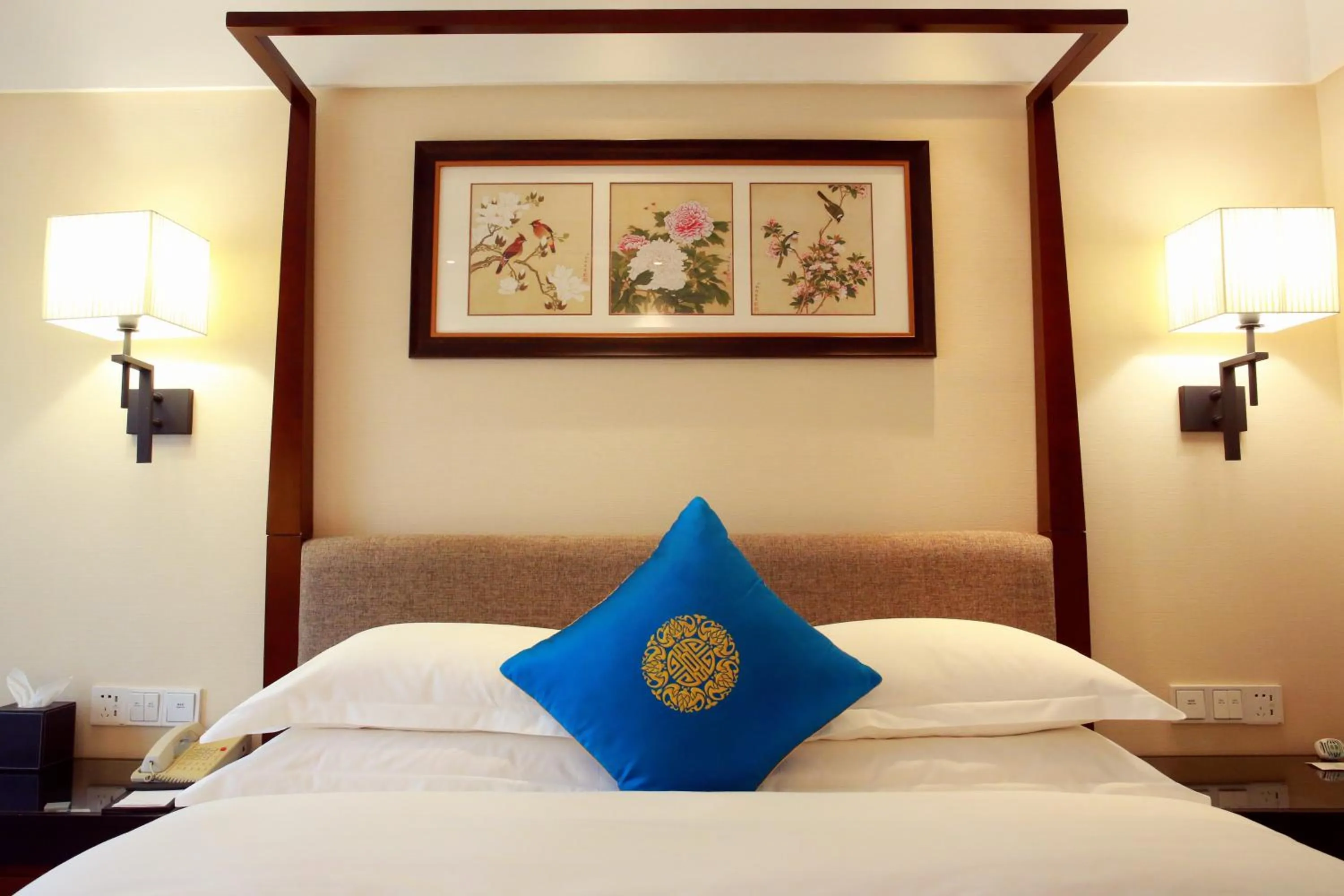 Bed in Narada Grand Hotel Zhejiang