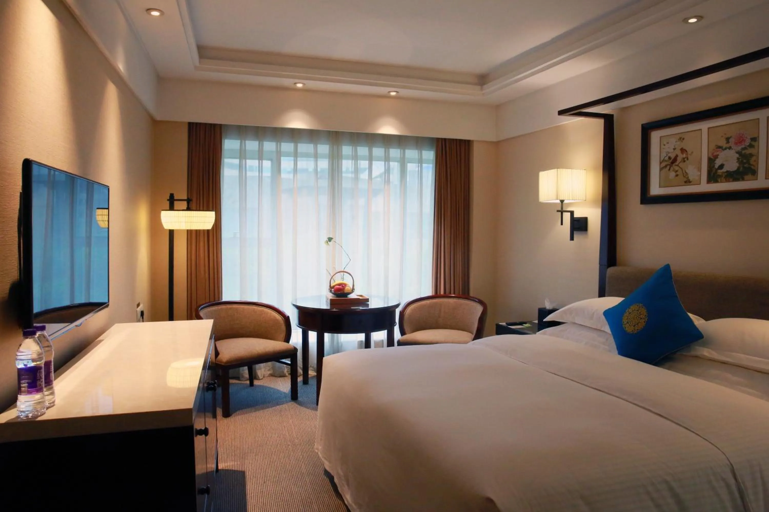Photo of the whole room, Bed in Narada Grand Hotel Zhejiang