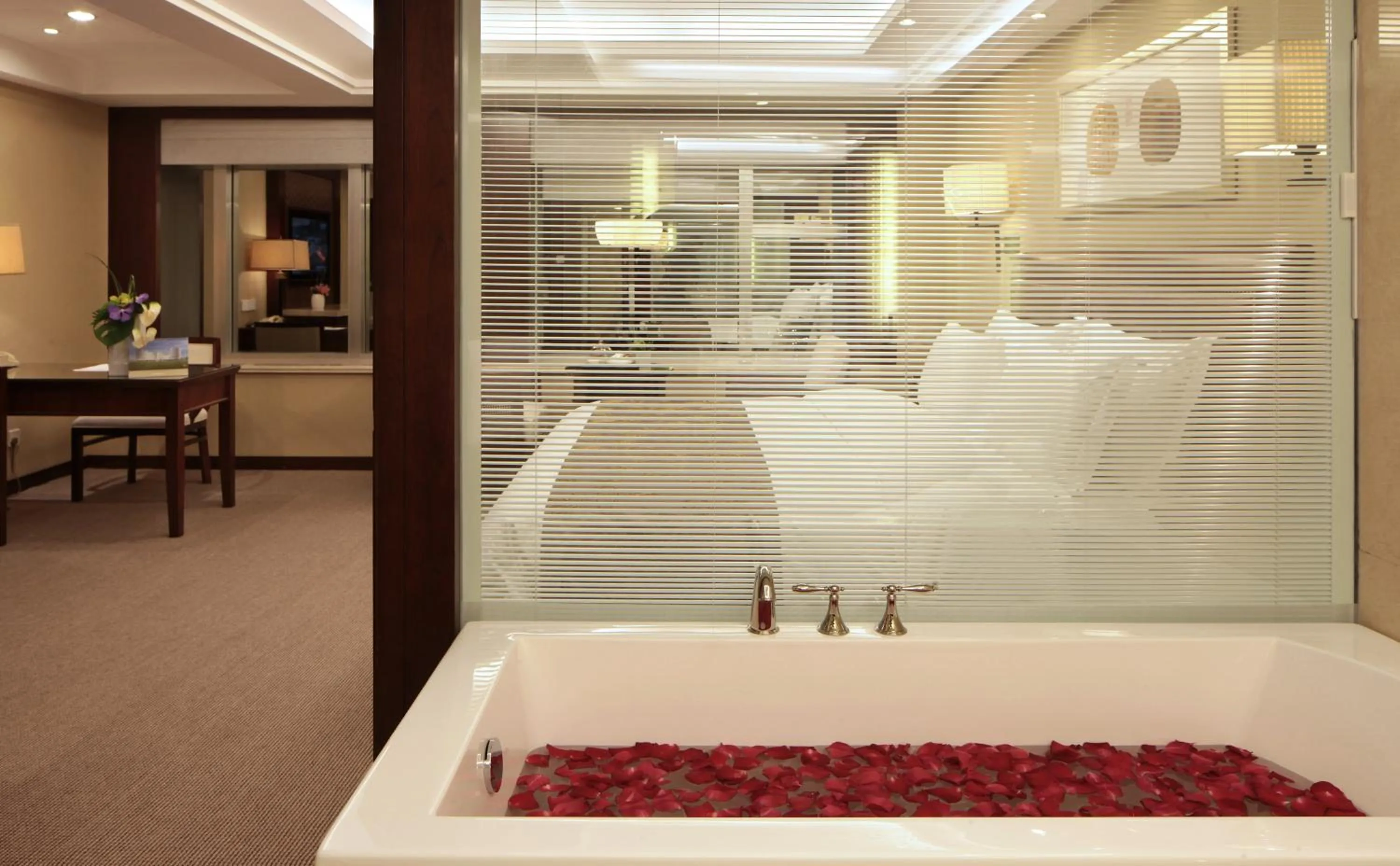 Bath in Narada Grand Hotel Zhejiang