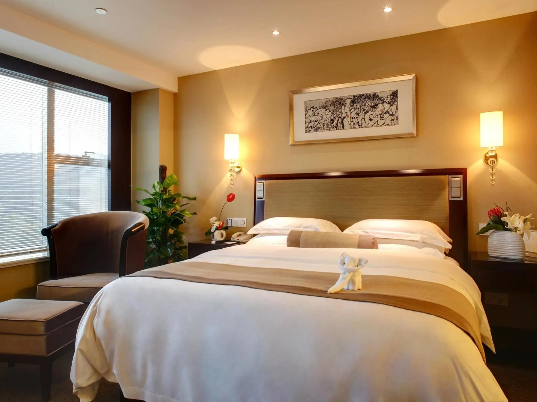 Bed in Narada Grand Hotel Zhejiang