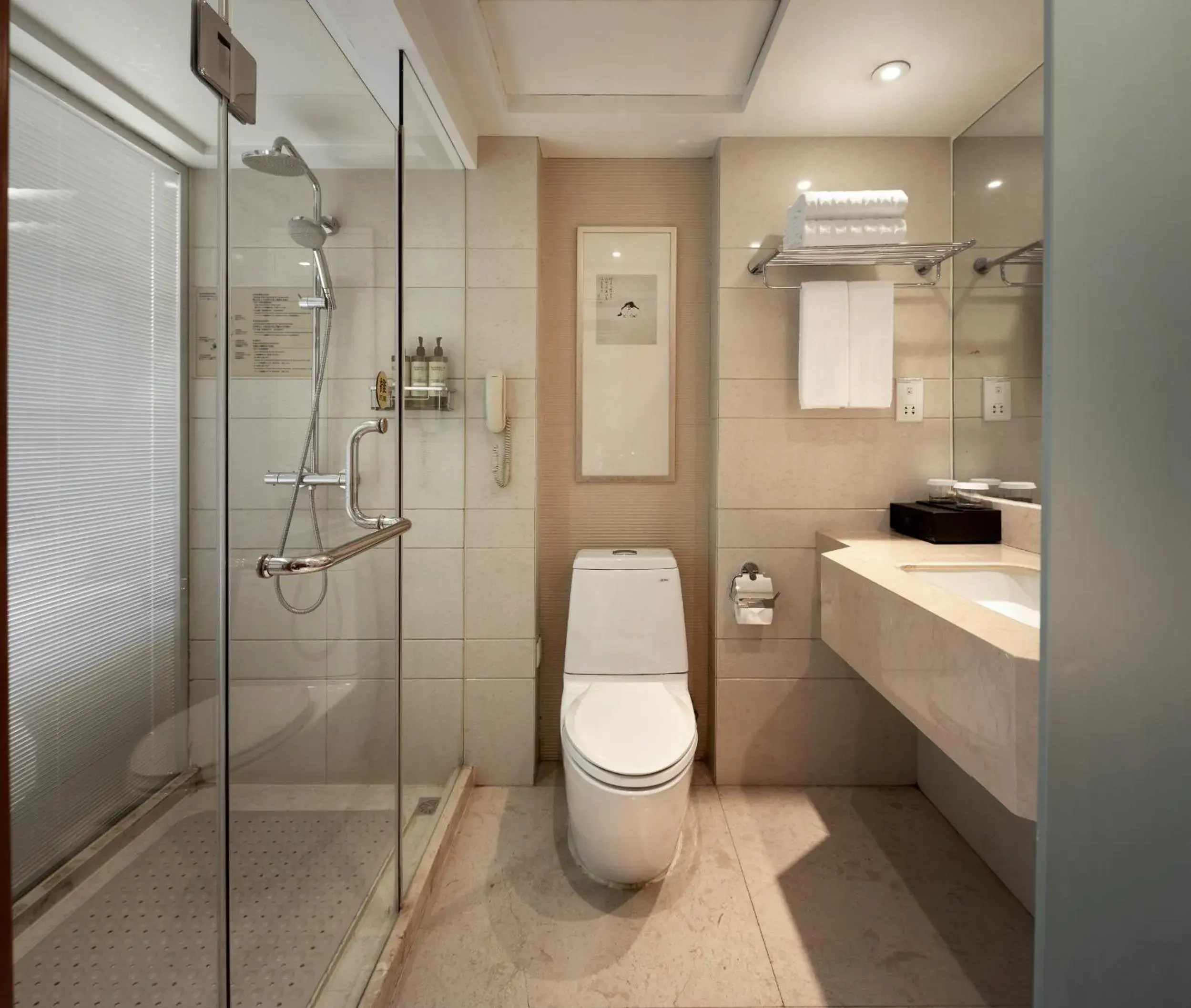 Double or Twin Room with Swimming Pool Access - single occupancy in Zhejiang Narada Grand Hotel Double or Twin Room with Swimming Pool Access - single occupancy in Zhejiang Narada Grand Hotel