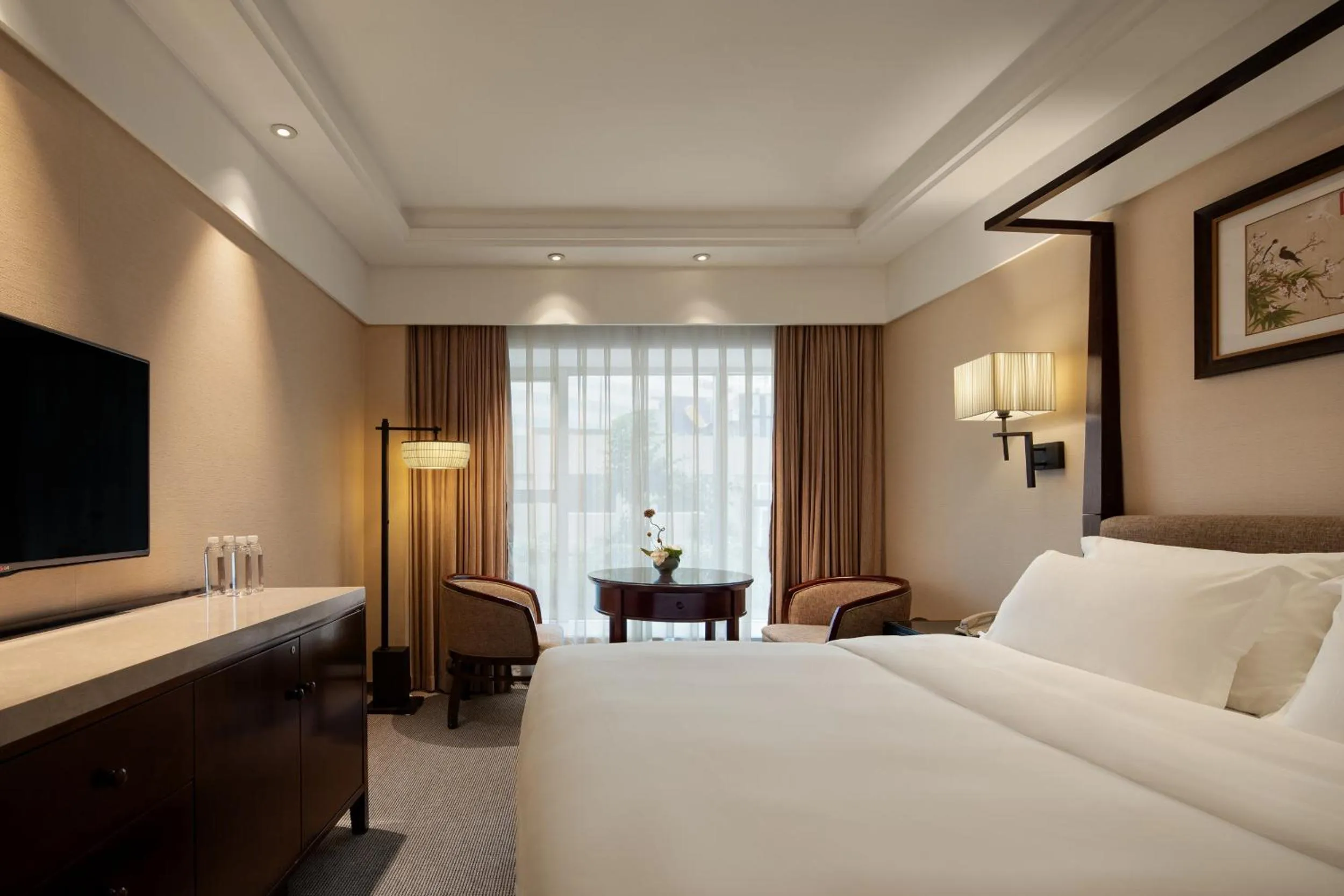 Bed in Zhejiang Narada Grand Hotel