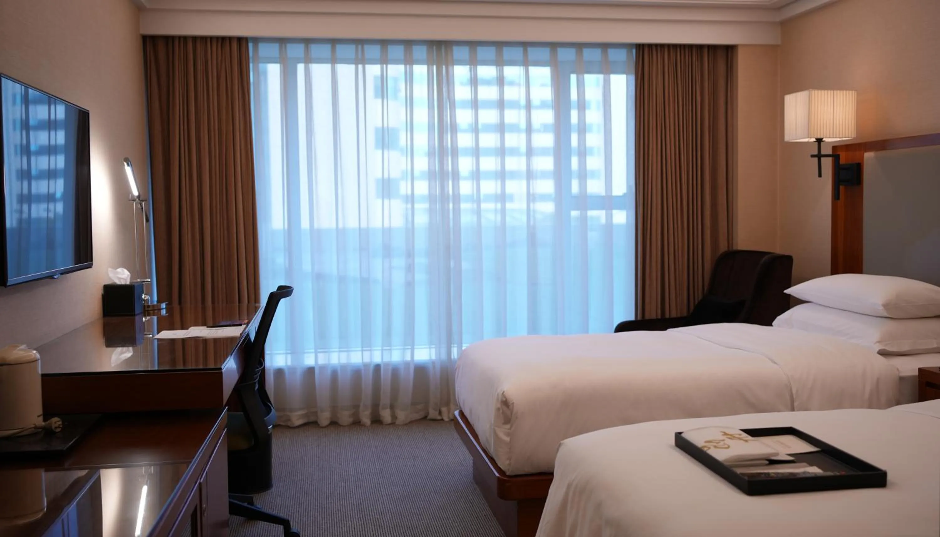 Photo of the whole room, Bed in Narada Grand Hotel Zhejiang