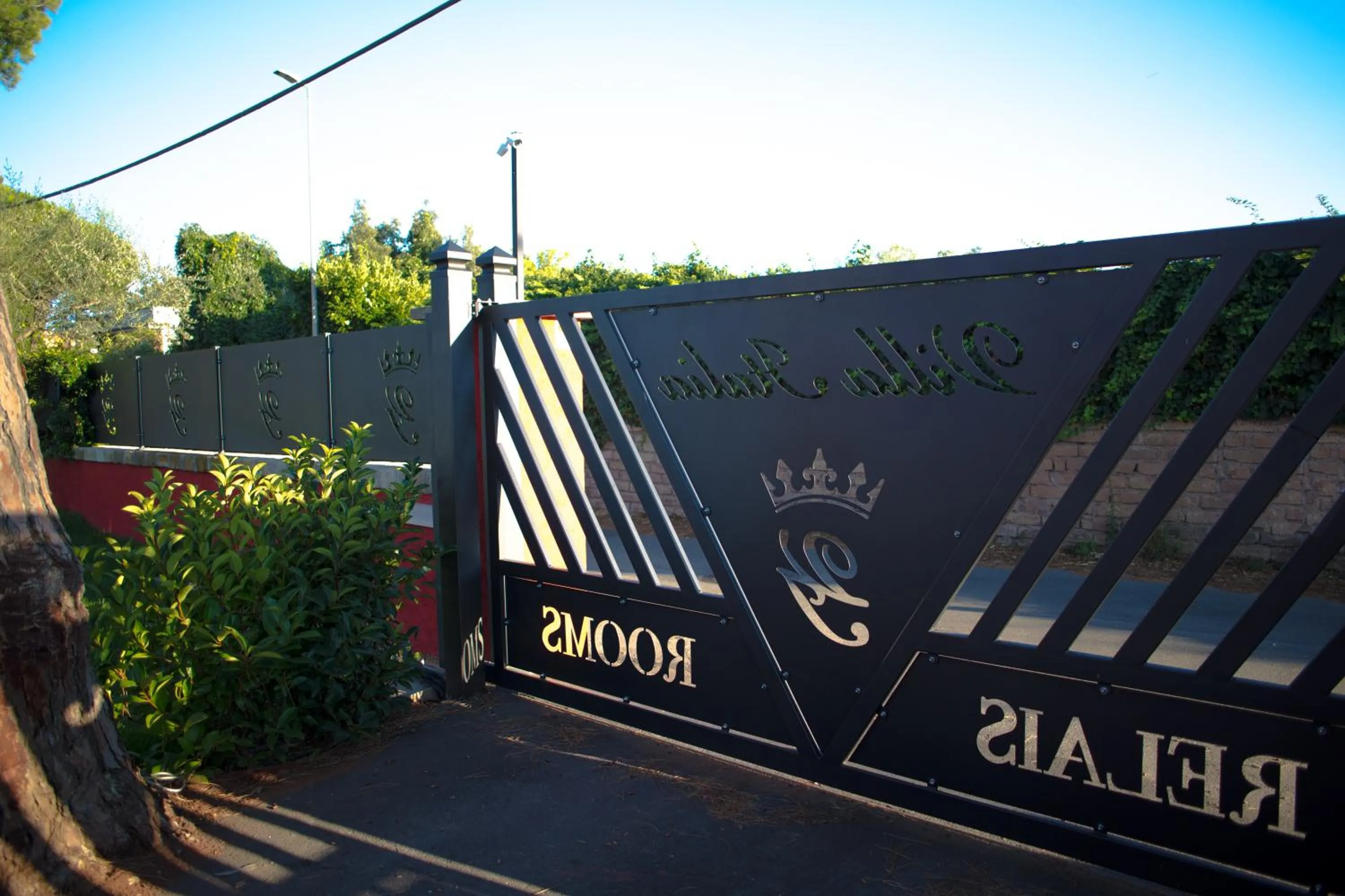 Facade/entrance in Relais Villa Italia
