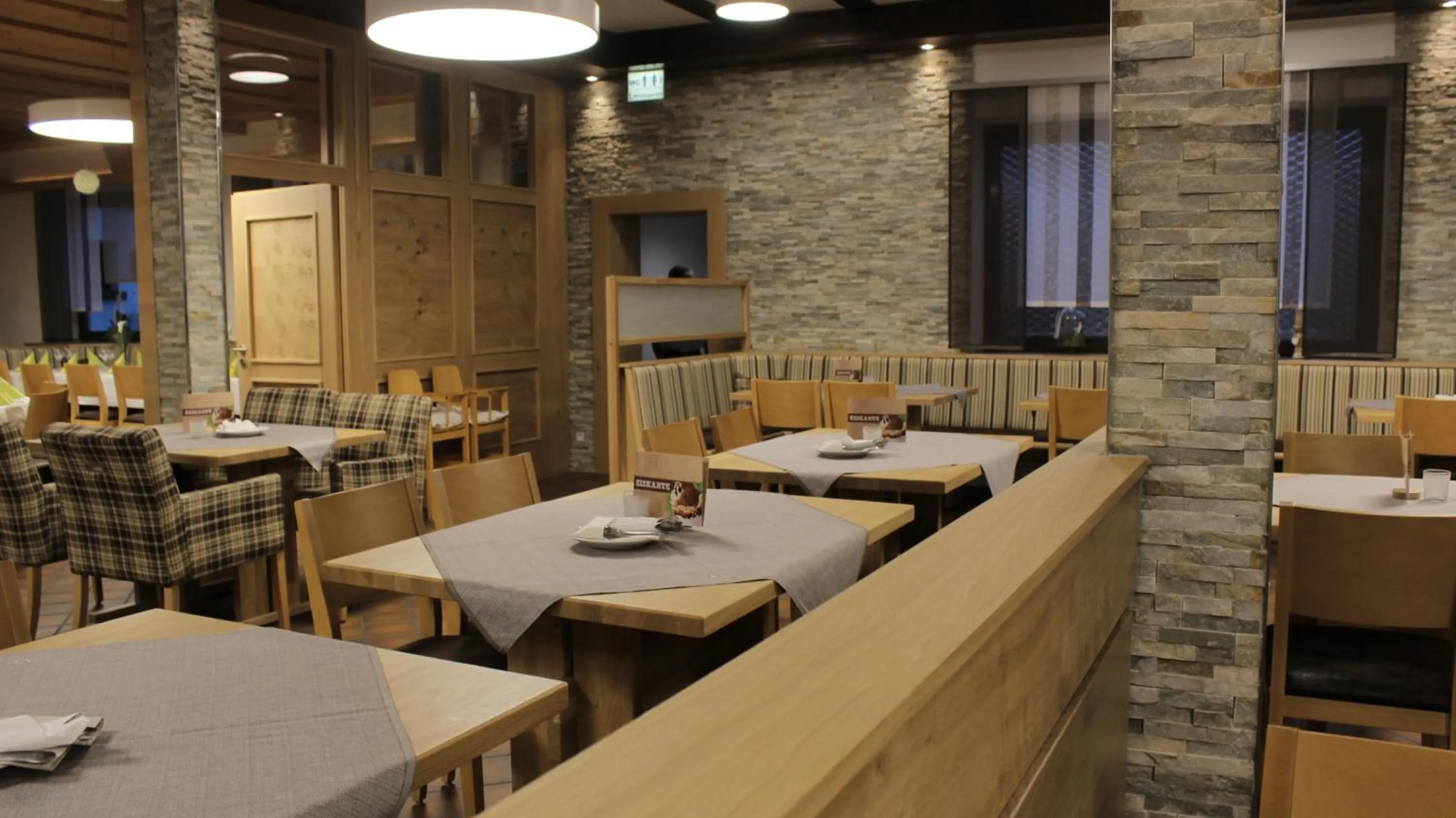 Restaurant/places to eat in Gasthof Zur Krone