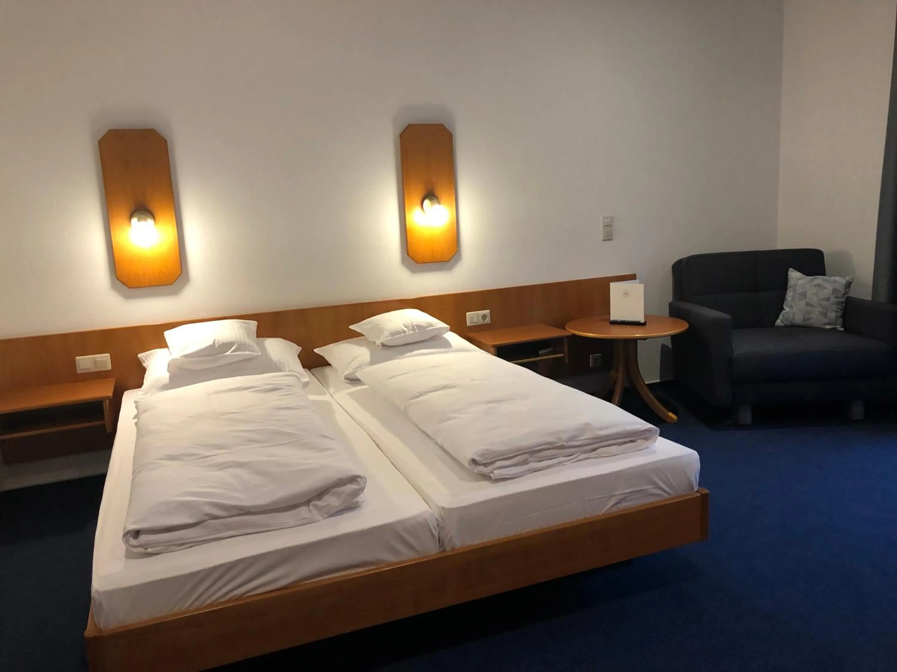 Photo of the whole room, Bed in Gasthof Zur Krone